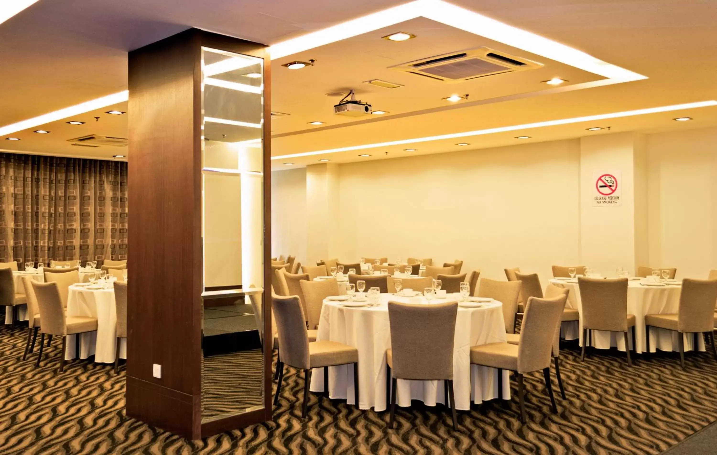 Banquet/Function facilities, Restaurant/Places to Eat in Marvelux Hotel