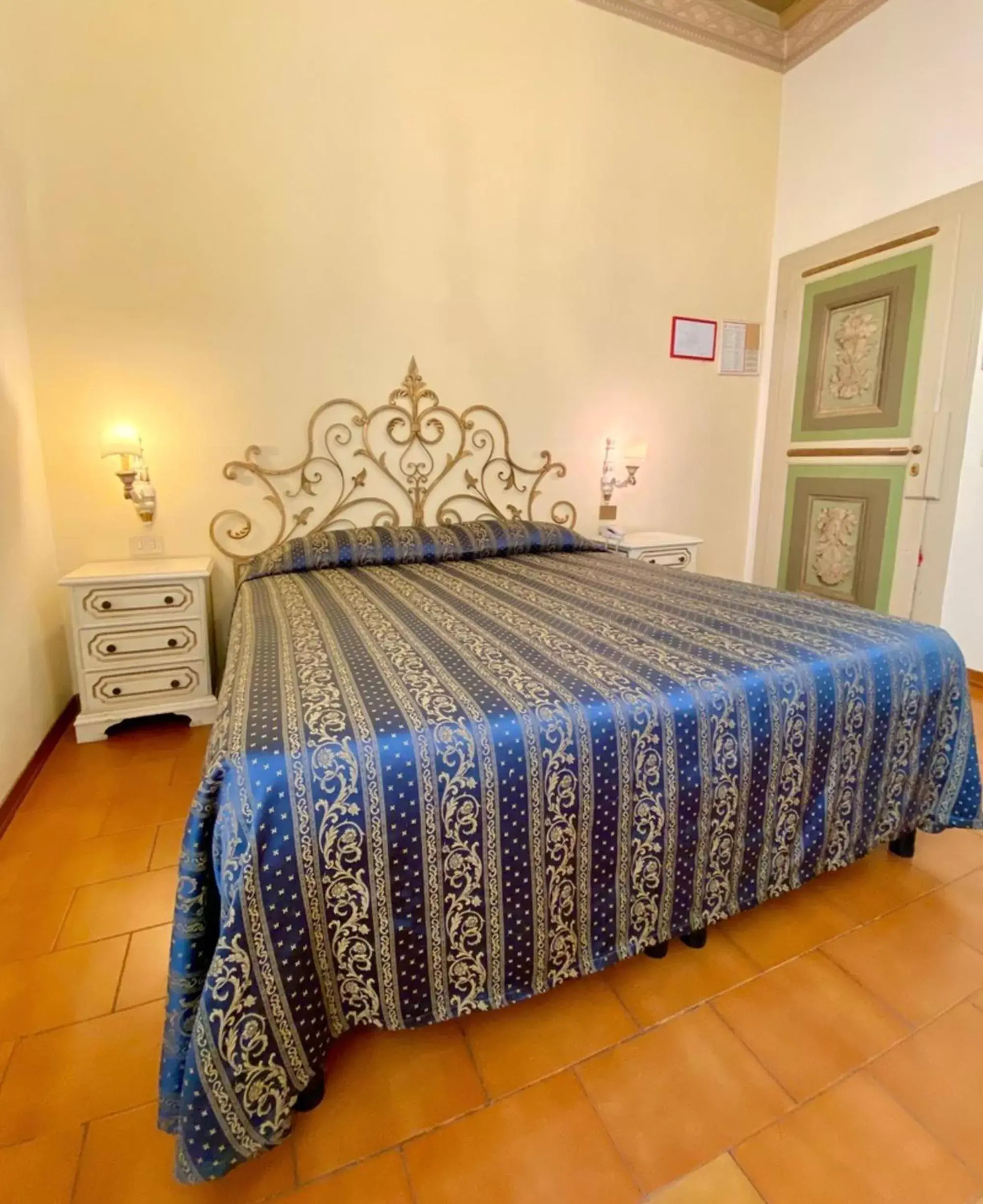 Bedroom, Bed in Hotel Martelli