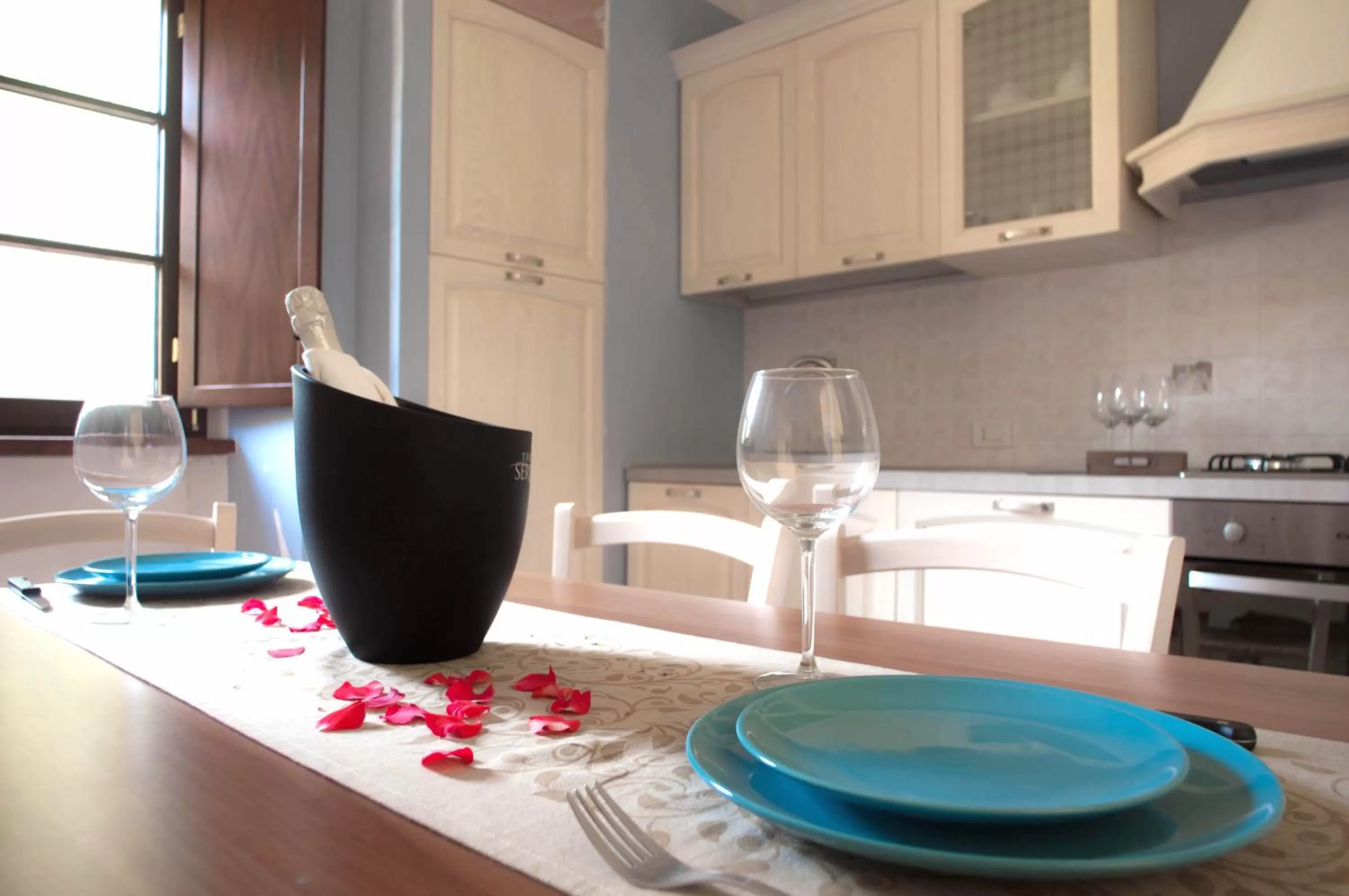 Kitchen or kitchenette, Dining Area in CASALE LA FATA -tipico toscano immerso nelle colline tra Lucca e Versilia, 6 appartamenti indipendenti