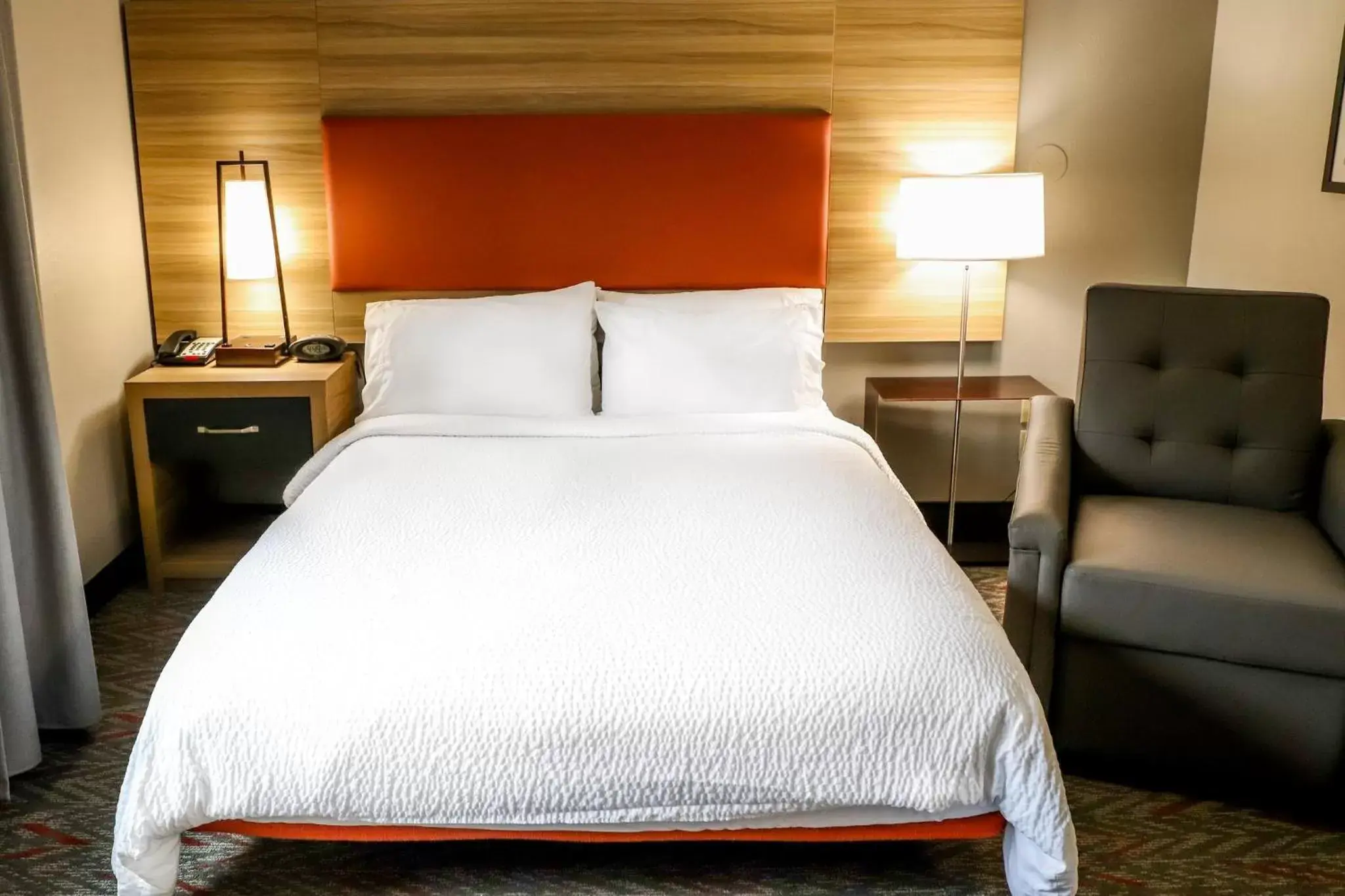 Queen Suite - Disability Access with Bathtub - Non Smoking in Candlewood Suites Richmond Airport, an IHG Hotel Queen Suite - Disability Access with Bathtub - Non Smoking in Candlewood Suites Richmond Airport, an IHG Hotel