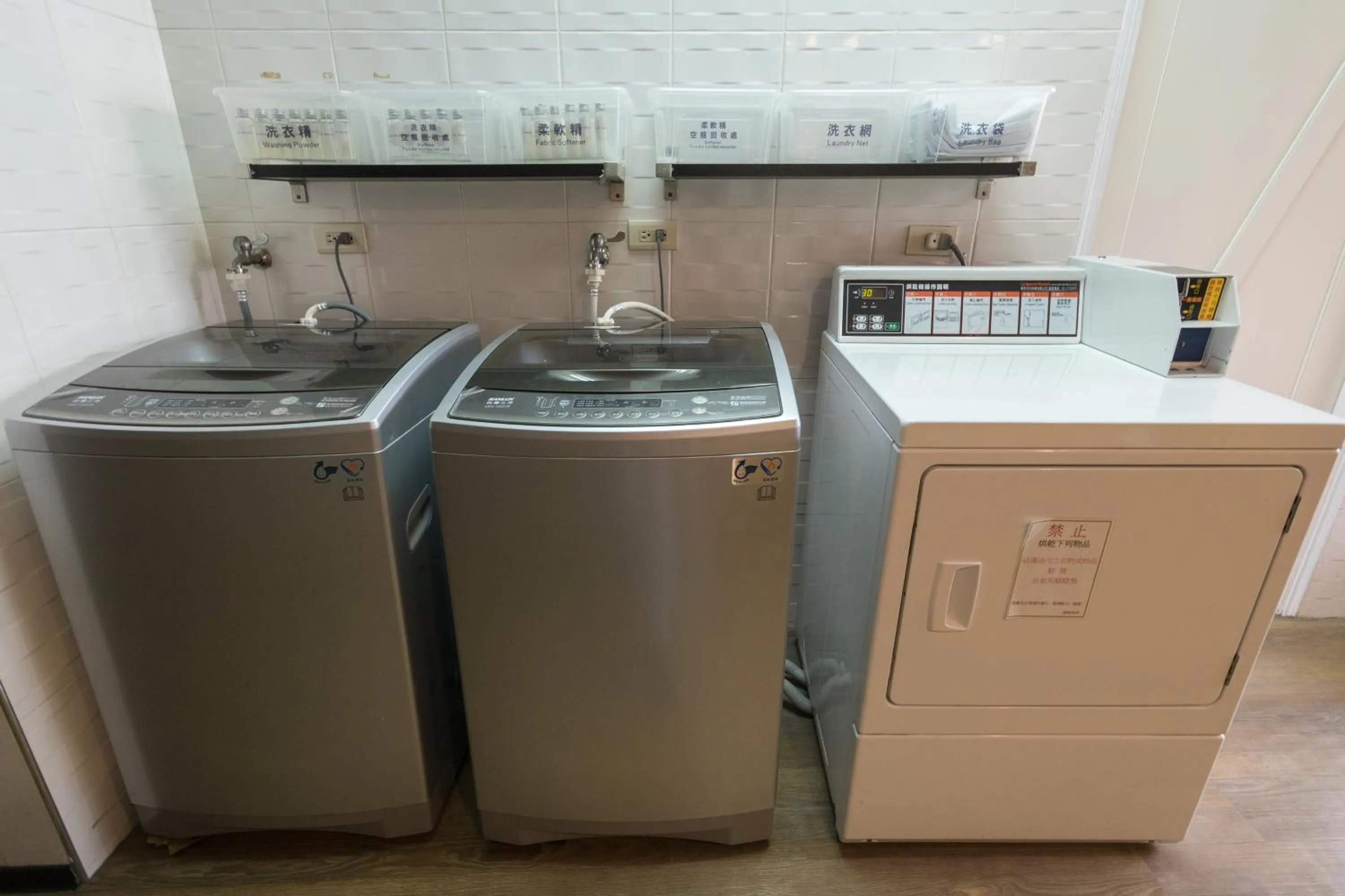 Kitchen/Kitchenette in Tan Tso Ma Li Commercial Hotel