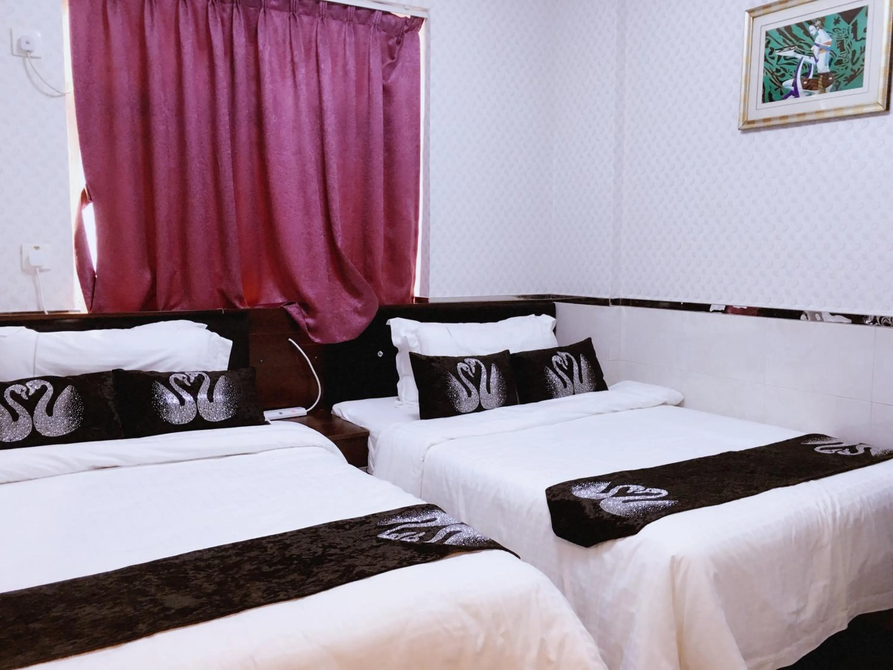 Bed in Seasons Hotel - Causeway Bay