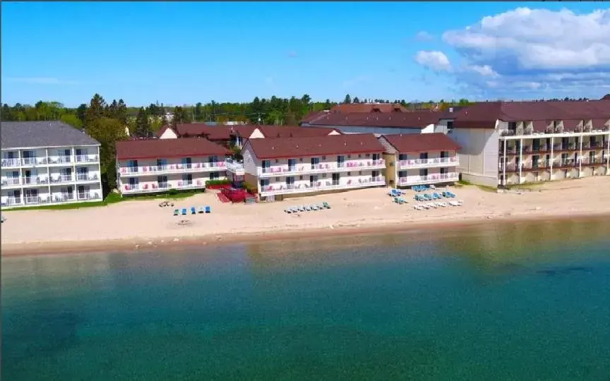 Bird's eye view, Bird's-eye View in Super 8 Beachfront by Wyndham Mackinaw City, MI