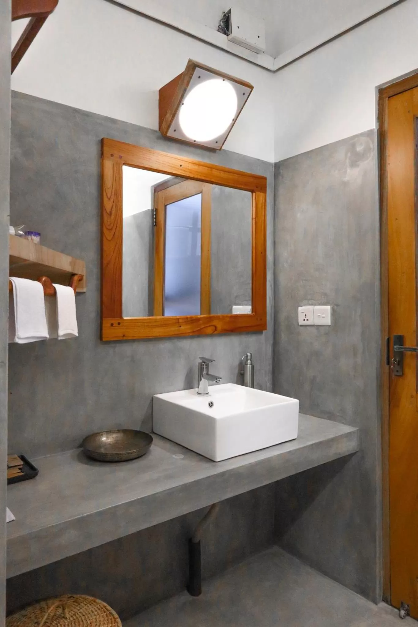 Bathroom in The One Ella