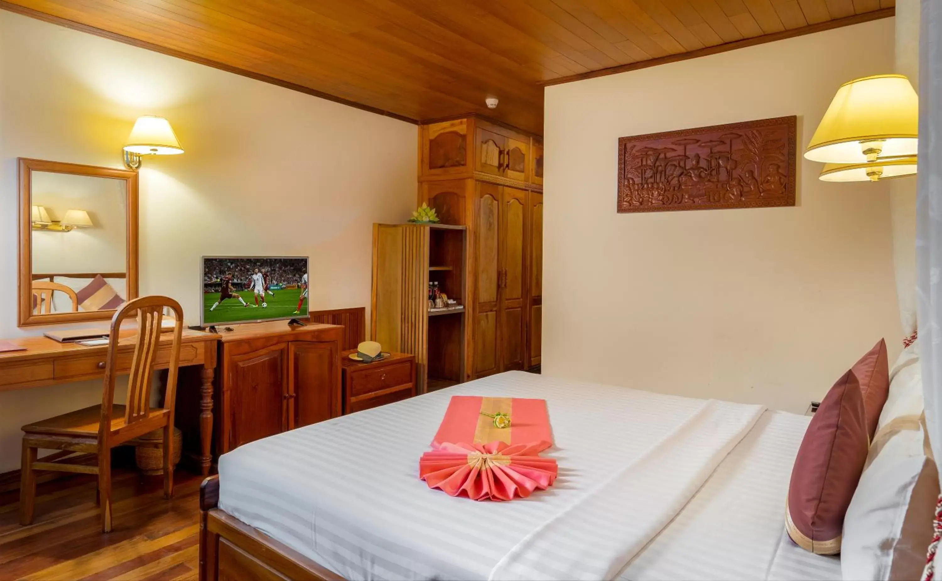 Bed in Ta Prohm Hotel & Spa