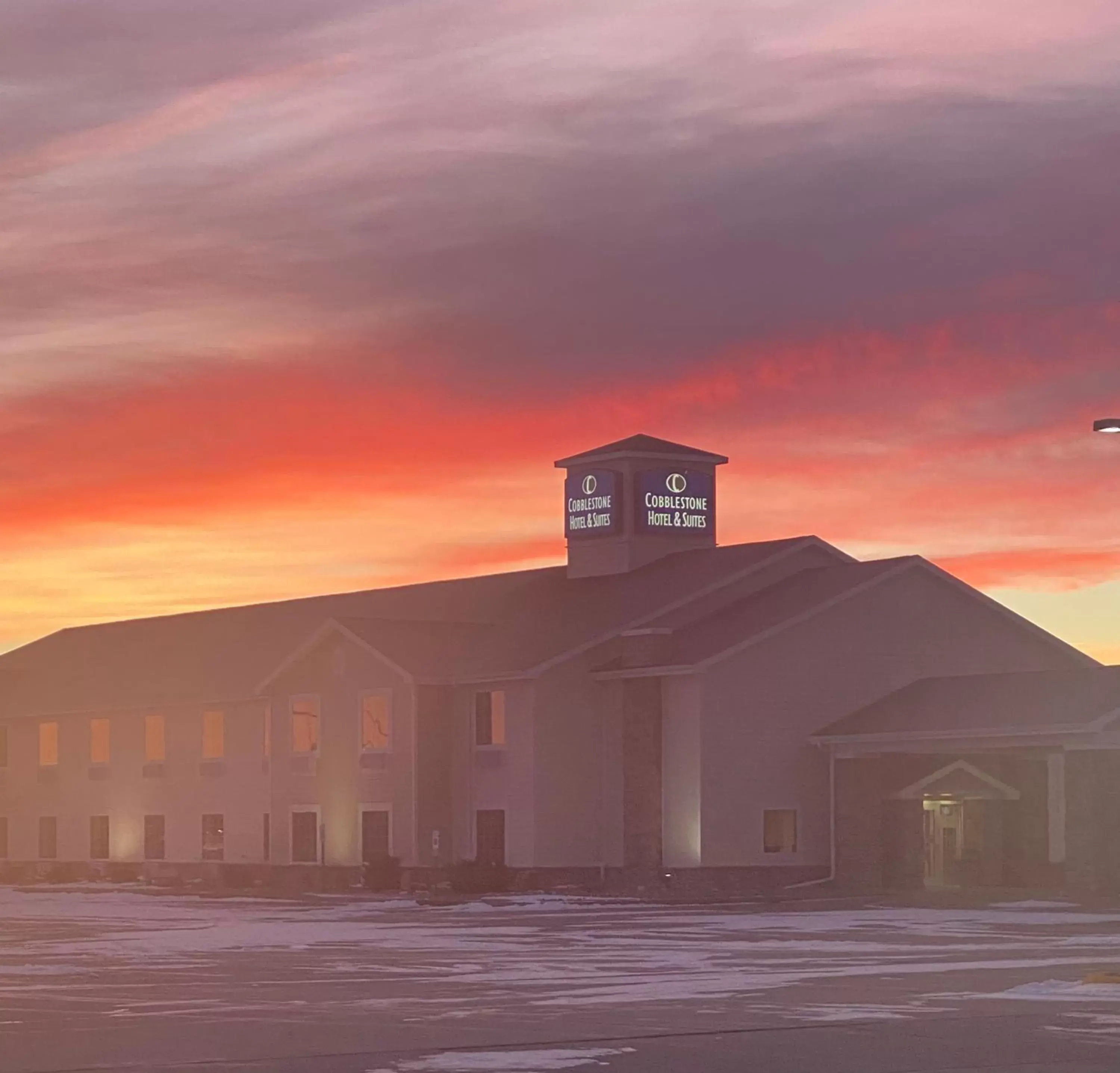 Property building in Cobblestone Hotel & Suites - Broken Bow Property building in Cobblestone Hotel & Suites - Broken Bow