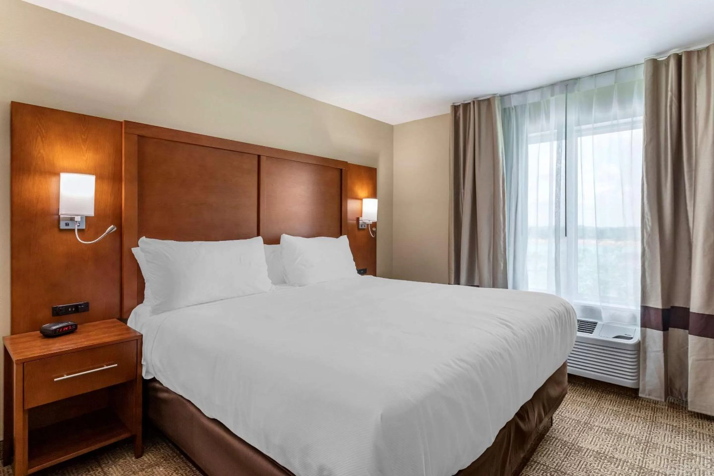 Photo of the whole room, Bed in Comfort Inn & Suites Waller