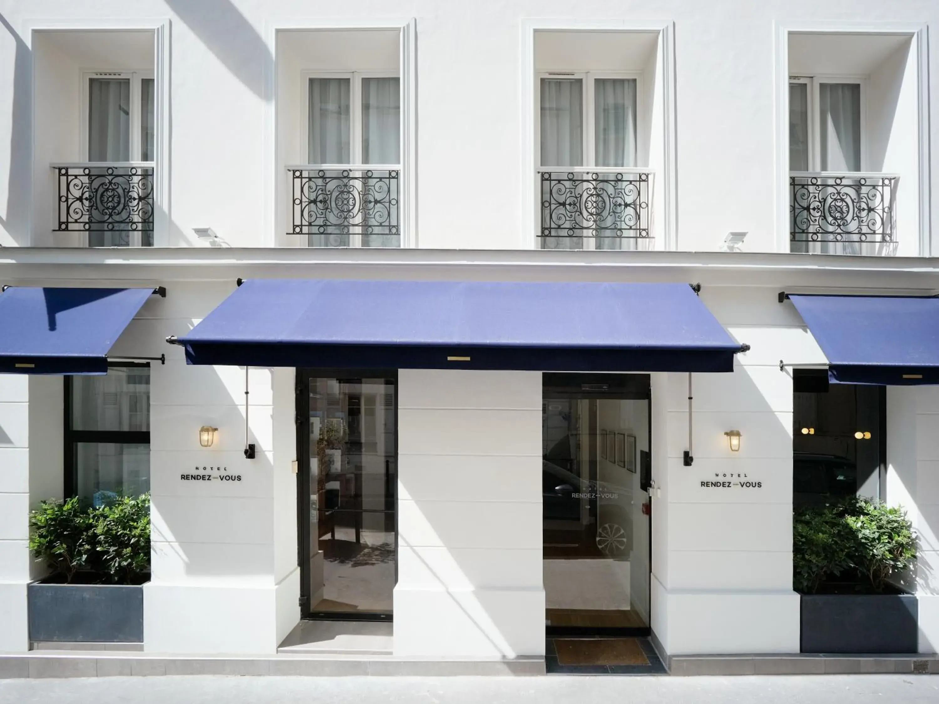 Property building in Hotel Rendez-Vous Batignolles