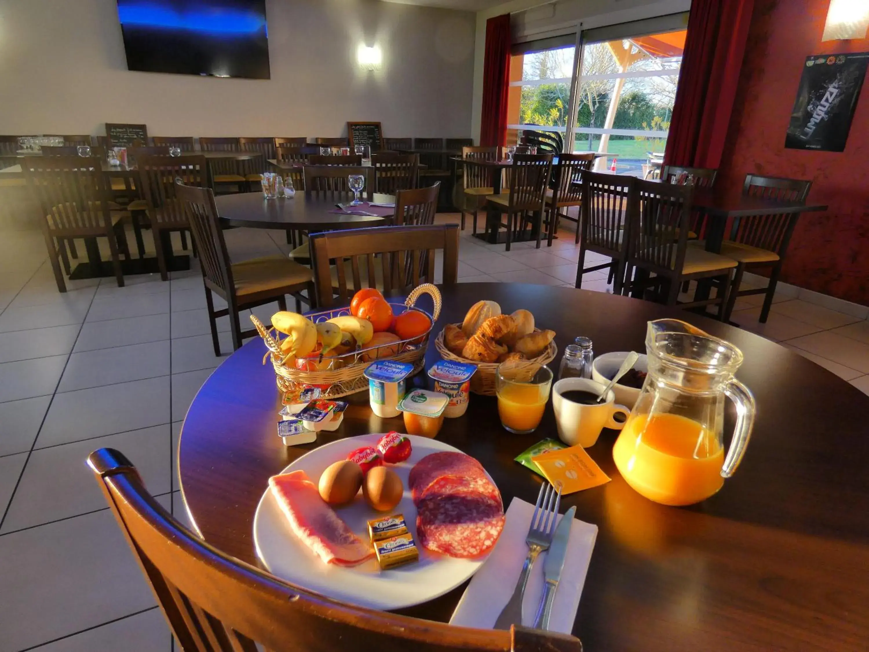 Breakfast, Restaurant/Places to Eat in Hôtel Azur Saint Junien Cit'Hotel