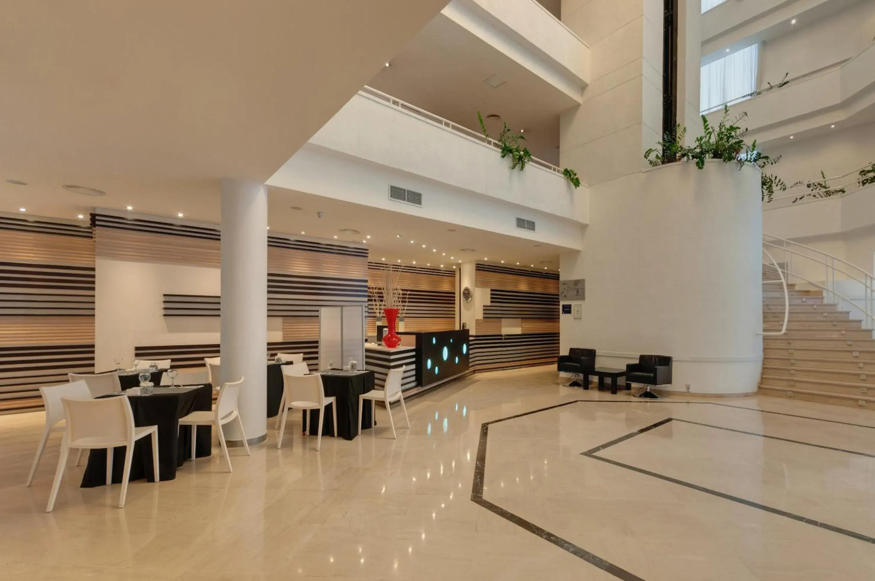 Lobby or reception, Restaurant/Places to Eat in Hotel Ceuta Puerta de Africa