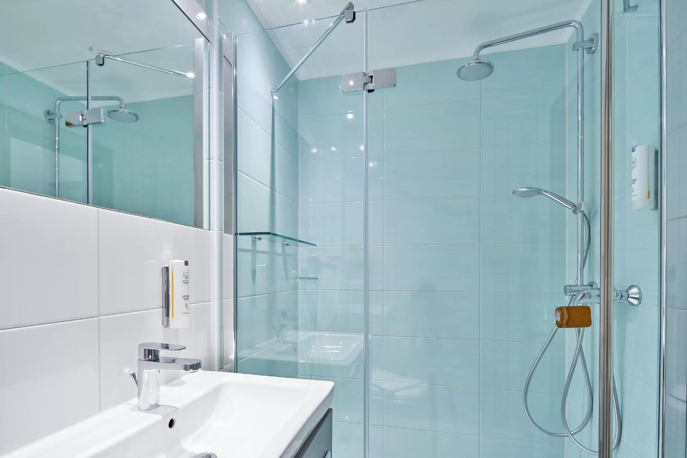 Bathroom in Hotel St. Georg Garni