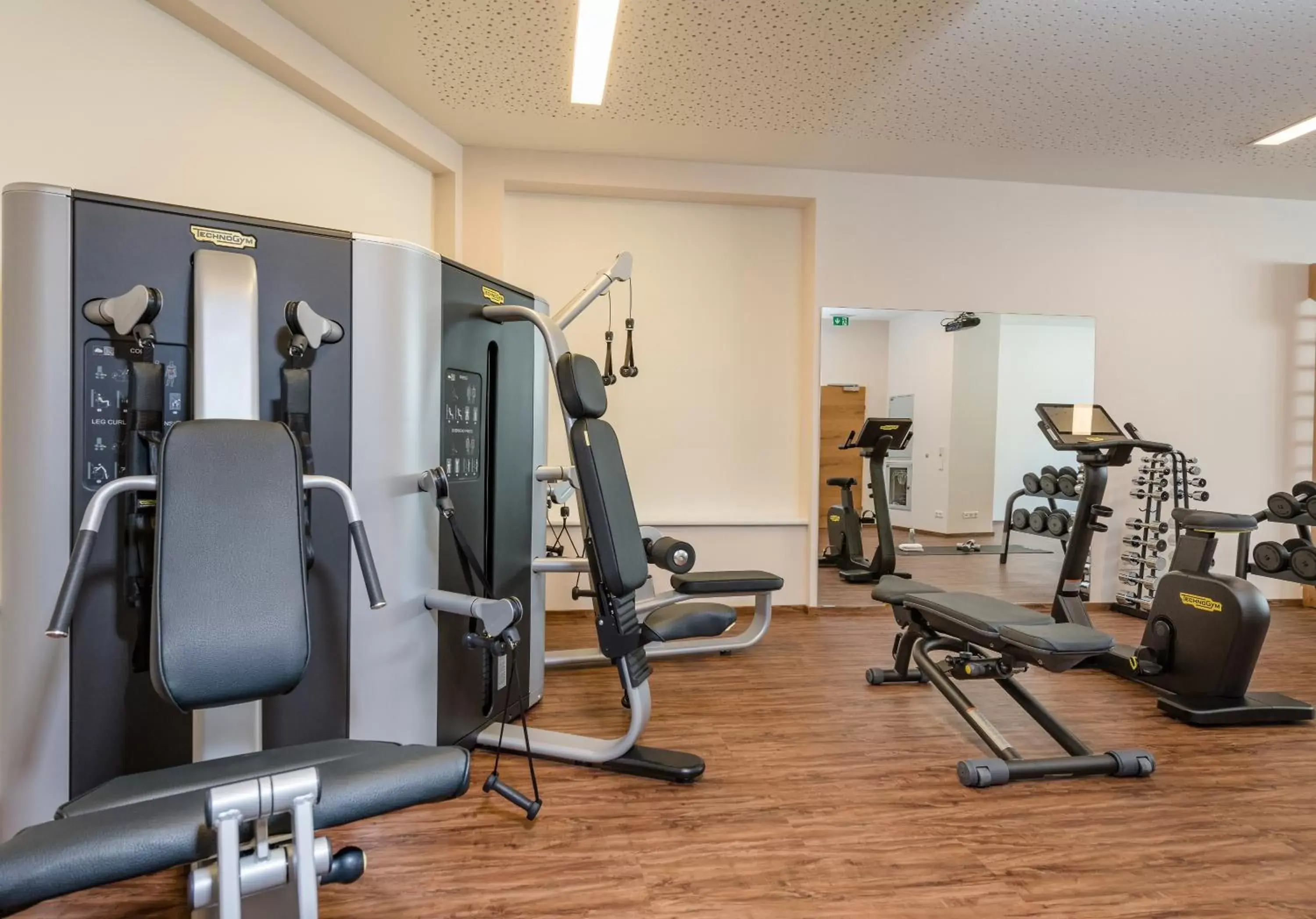 Fitness centre/facilities, Fitness Center/Facilities in Hotel Norica - Thermenhotels Gastein mit dem Bademantel direkt in die Therme