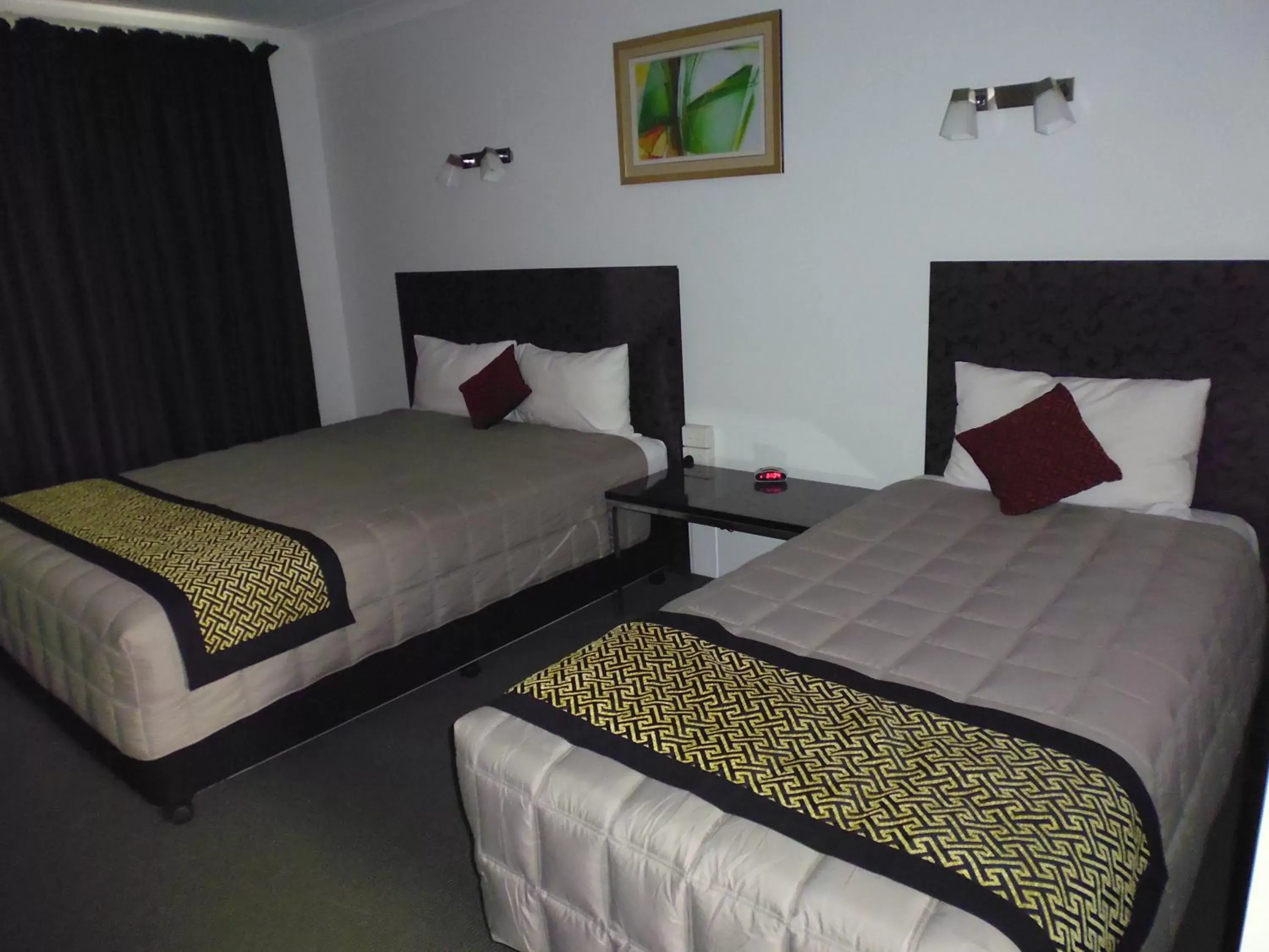 Bedroom, Bed in Burke & Wills Motor Inn