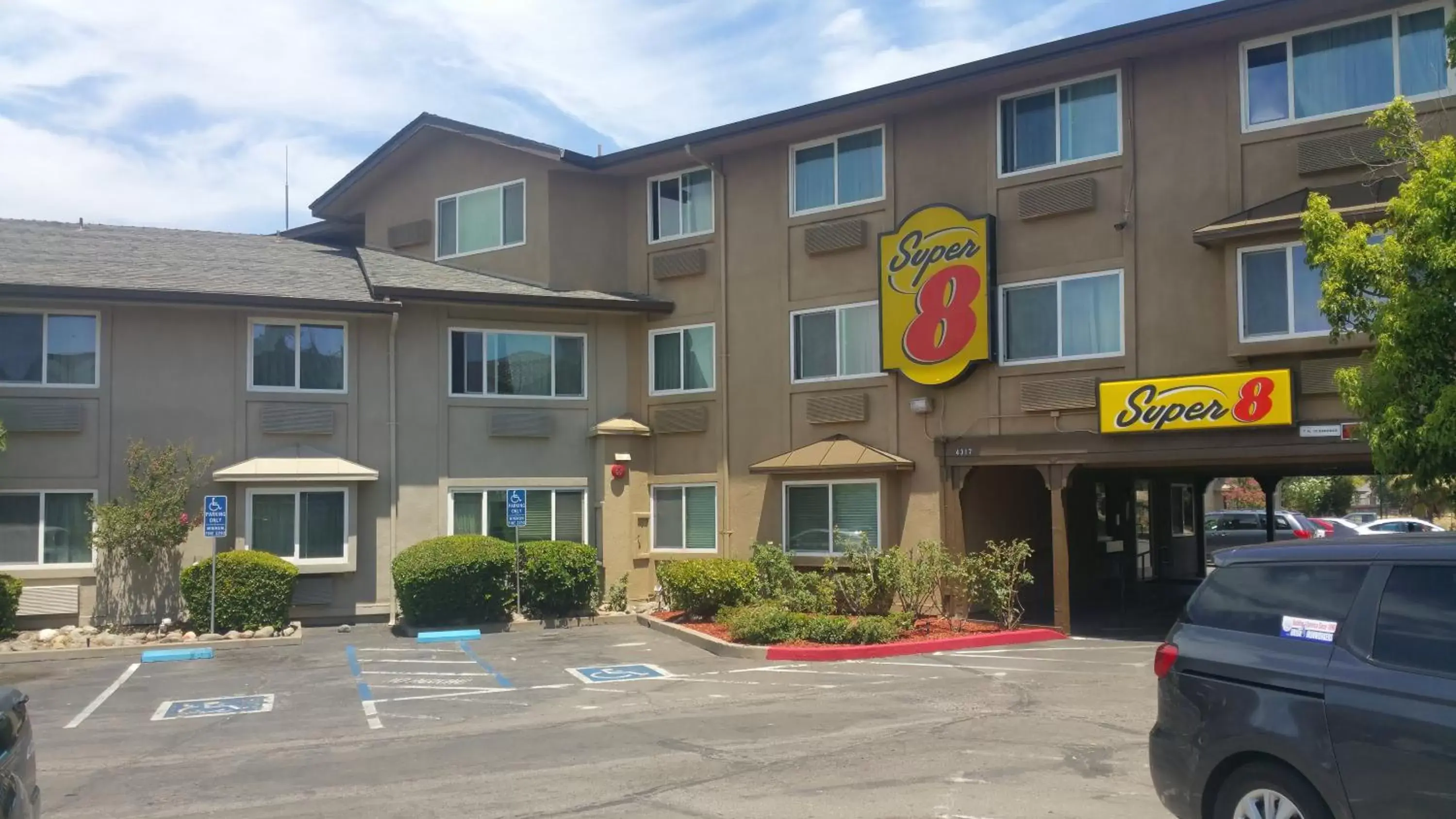 Property Building in Super 8 by Wyndham Sacramento