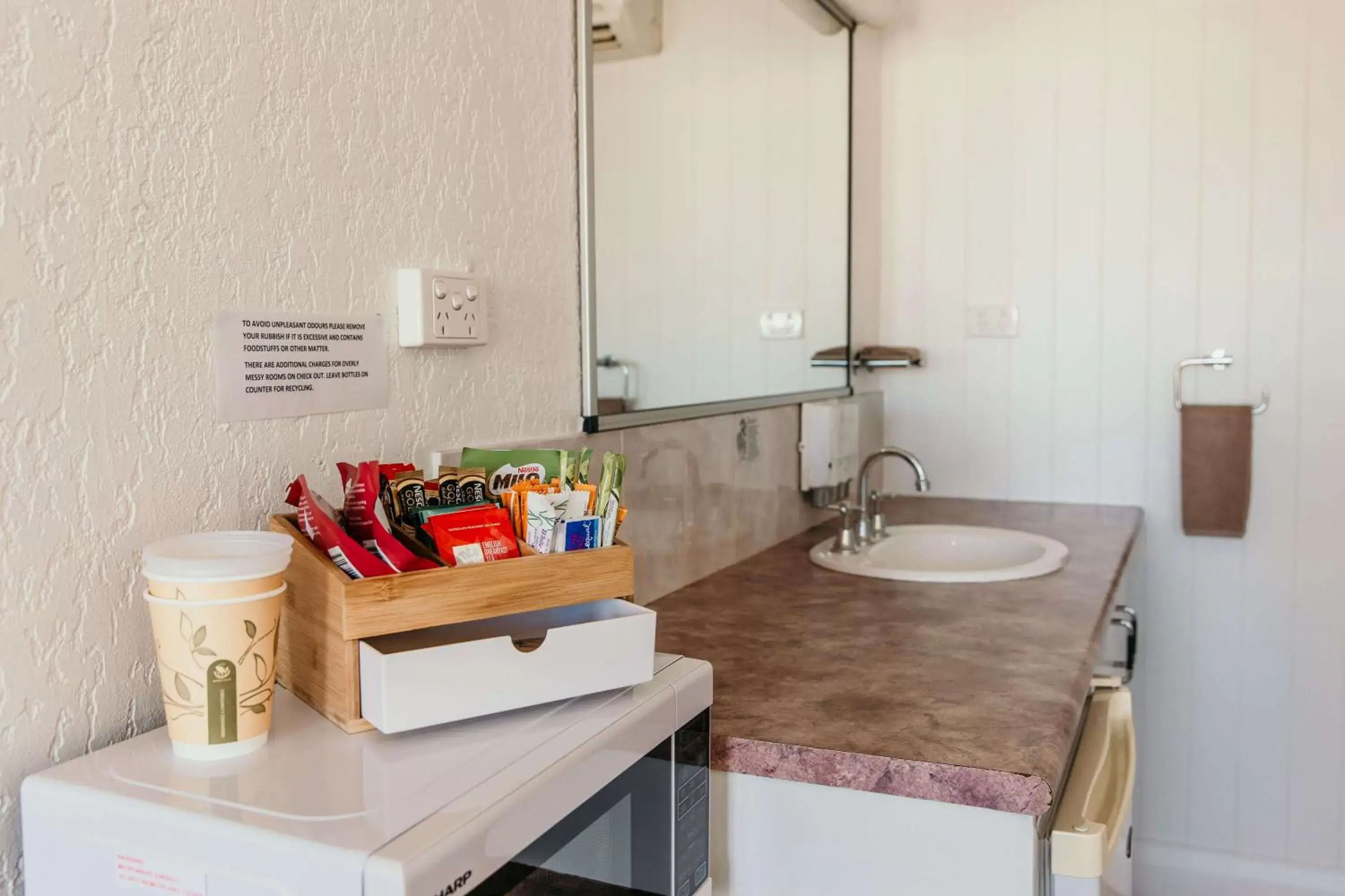 Bathroom in Outback Motel Mt Isa