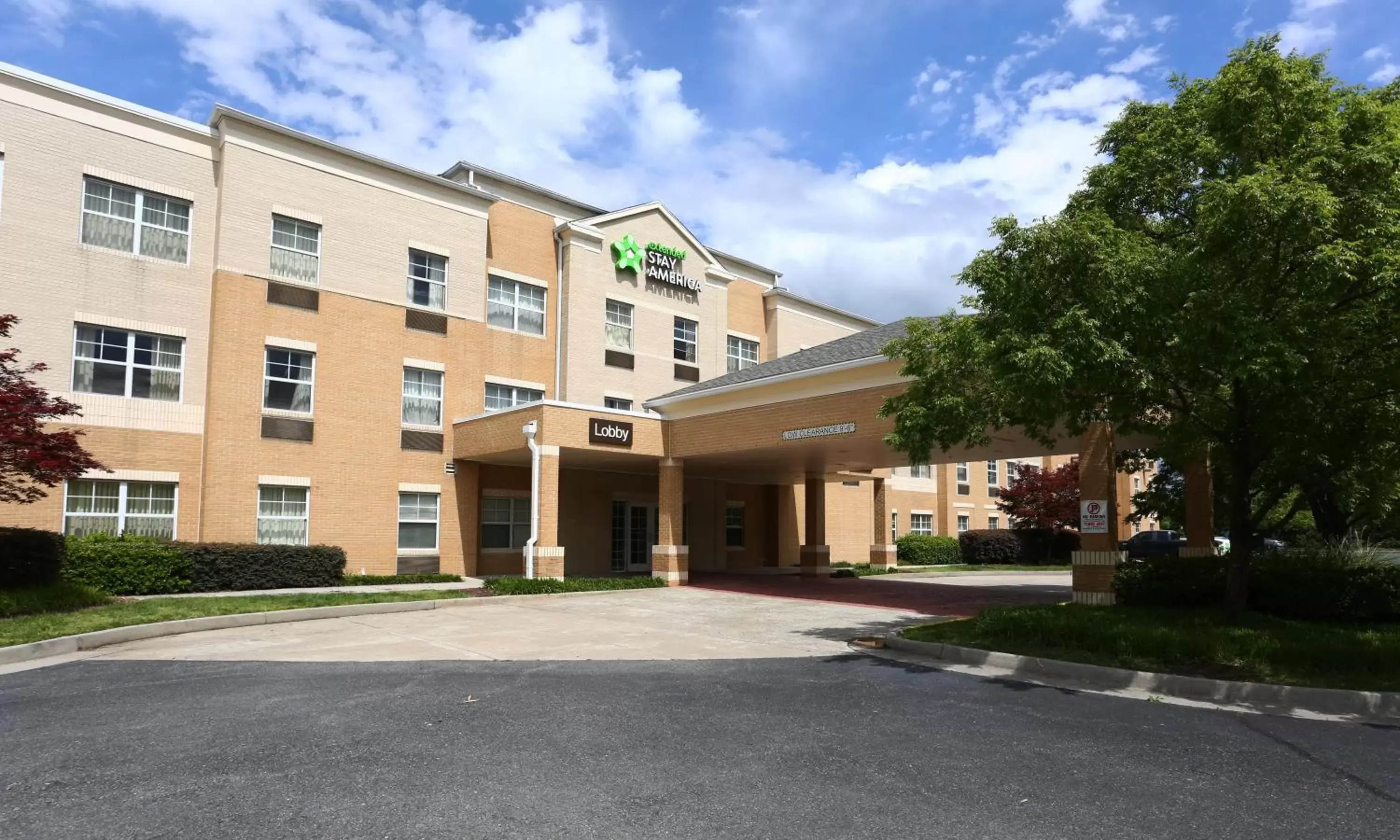 Property building in Extended Stay America Suites - Richmond - W Broad Street - Glenside - North