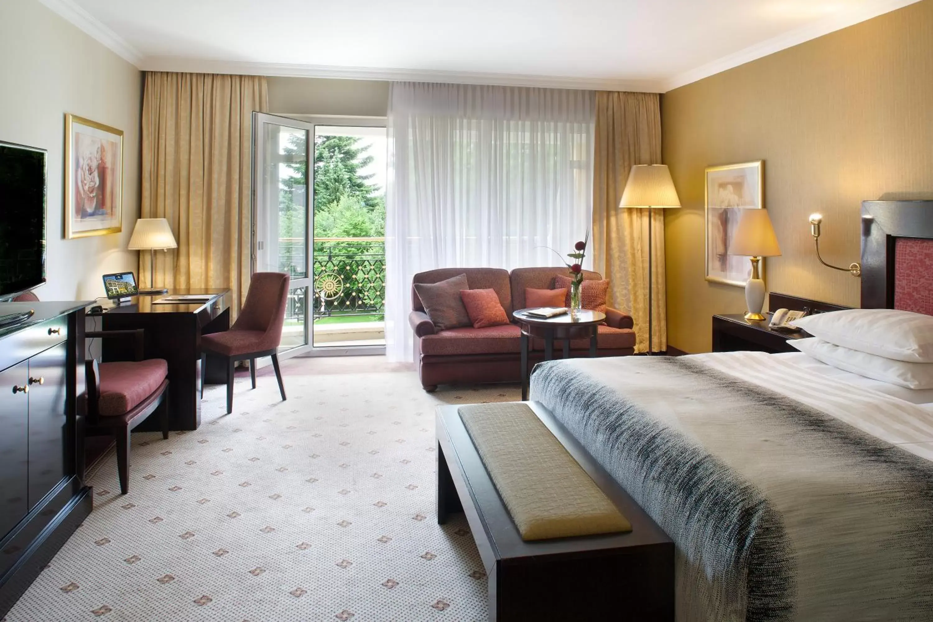 Bedroom in Steigenberger Hotel Der Sonnenhof