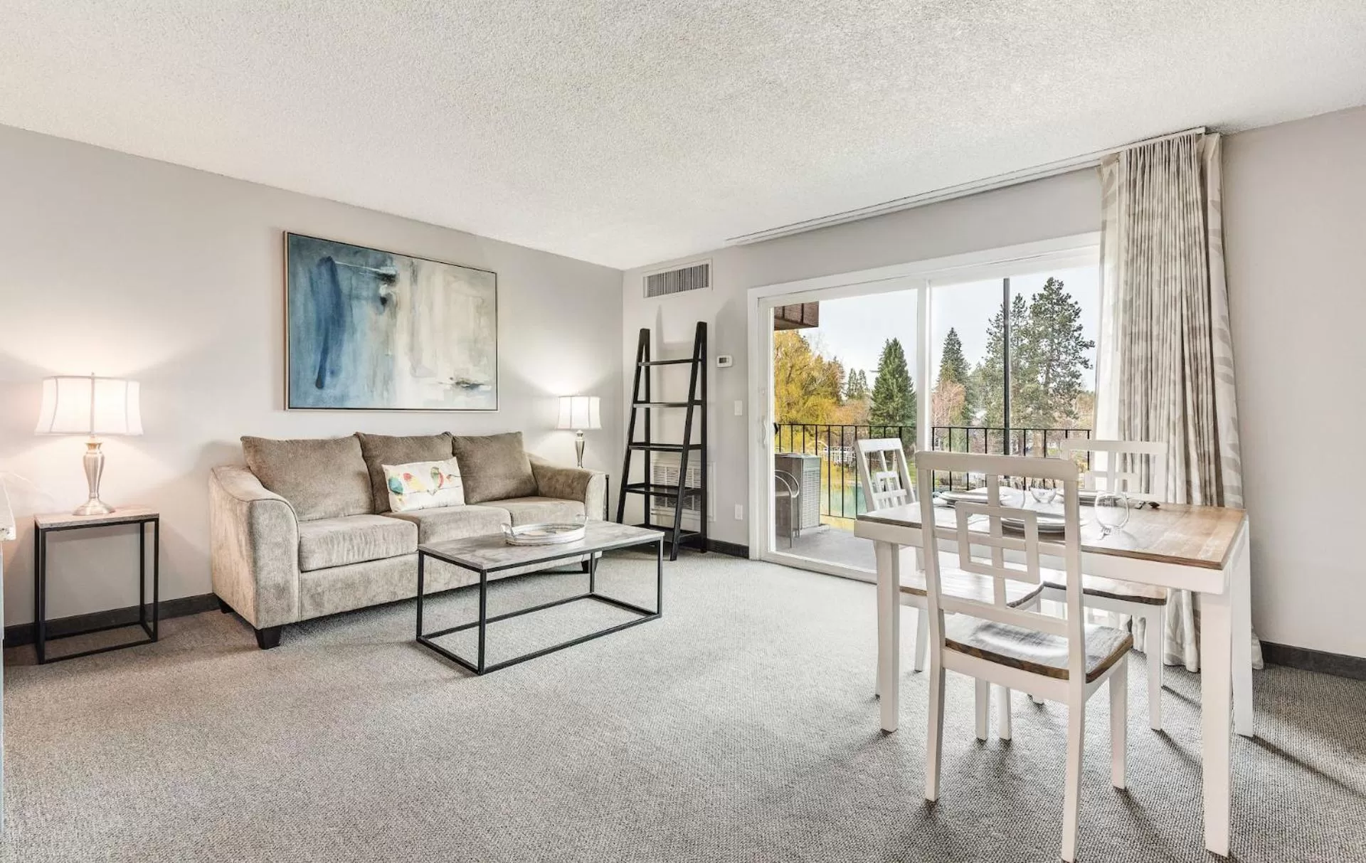 Queen Suite - No Pets in Bend Riverside Condos