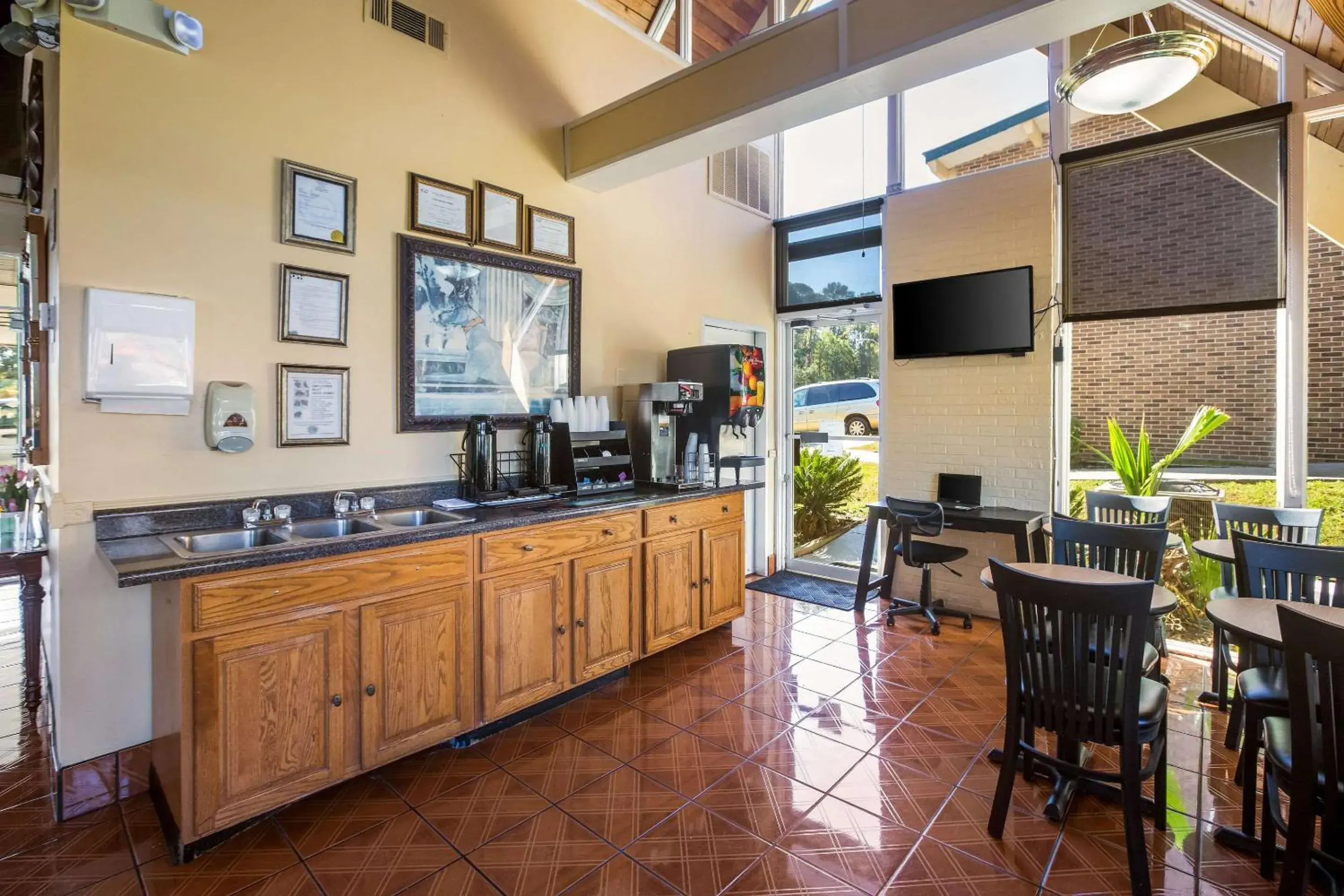 Restaurant/places to eat in Super 8 by Wyndham Macon GA Restaurant/places to eat in Super 8 by Wyndham Macon GA