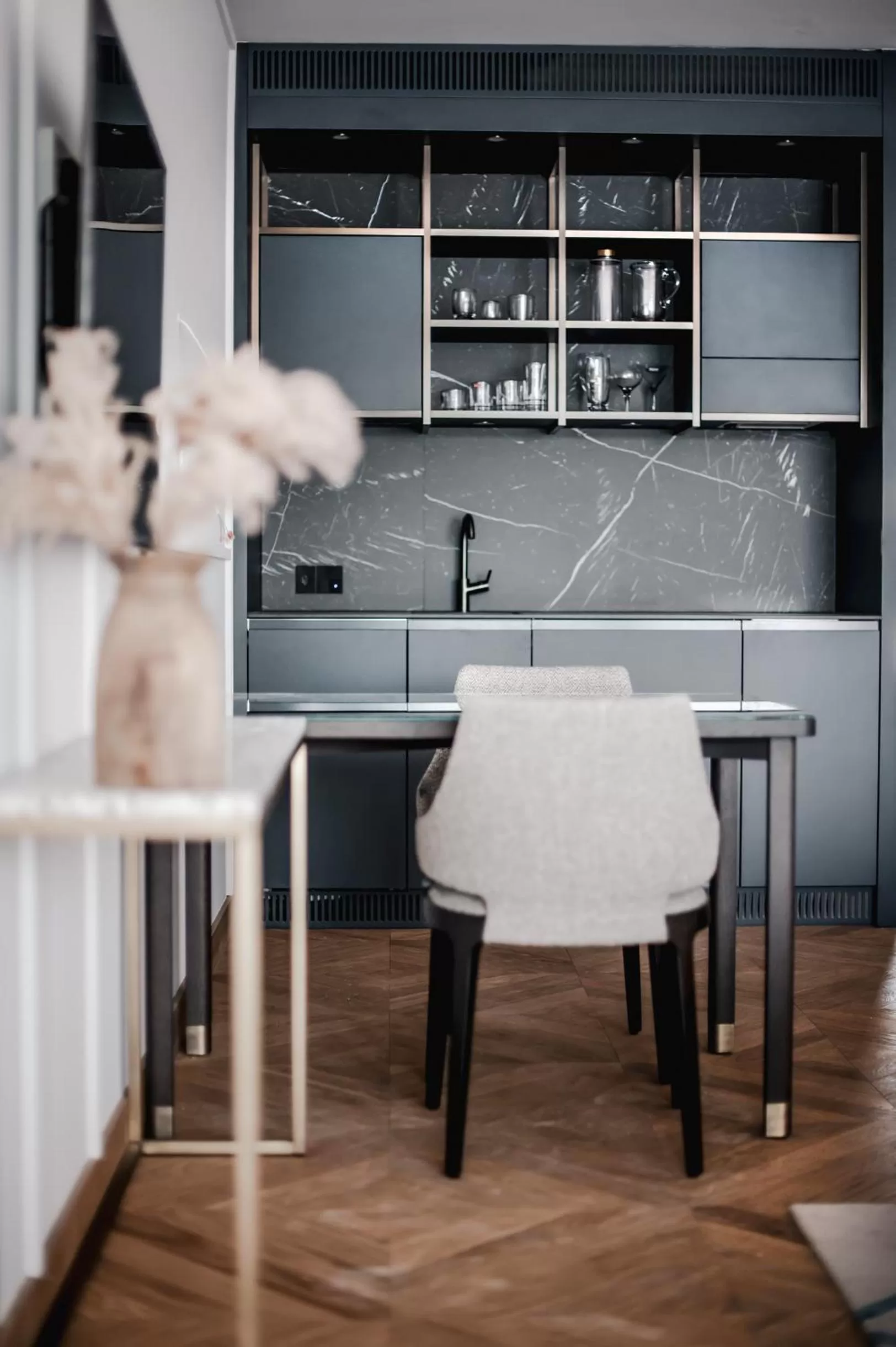 Kitchen or kitchenette in Alex Lake Zürich