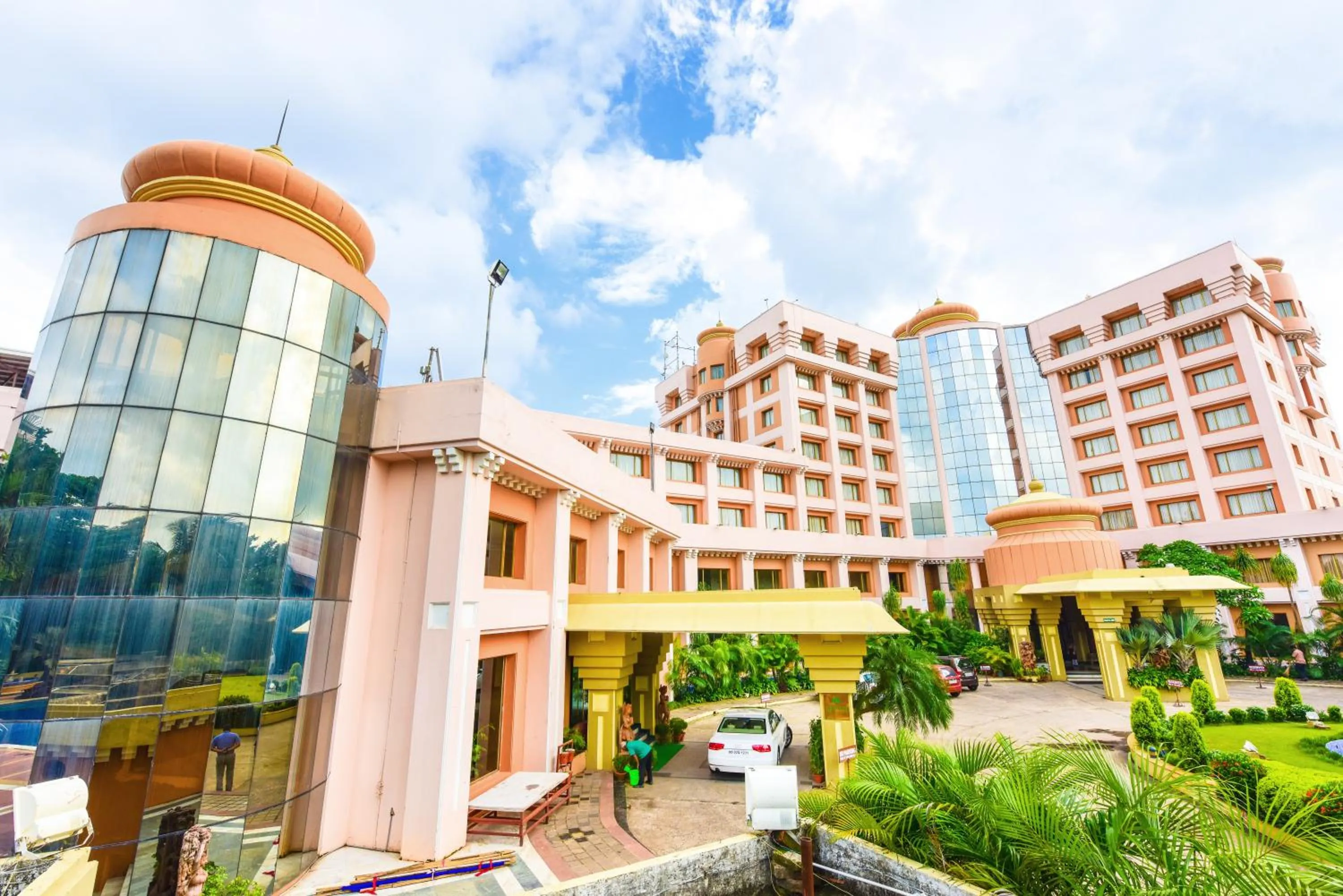 Facade/entrance in Hotel Swosti Premium Bhubaneswar