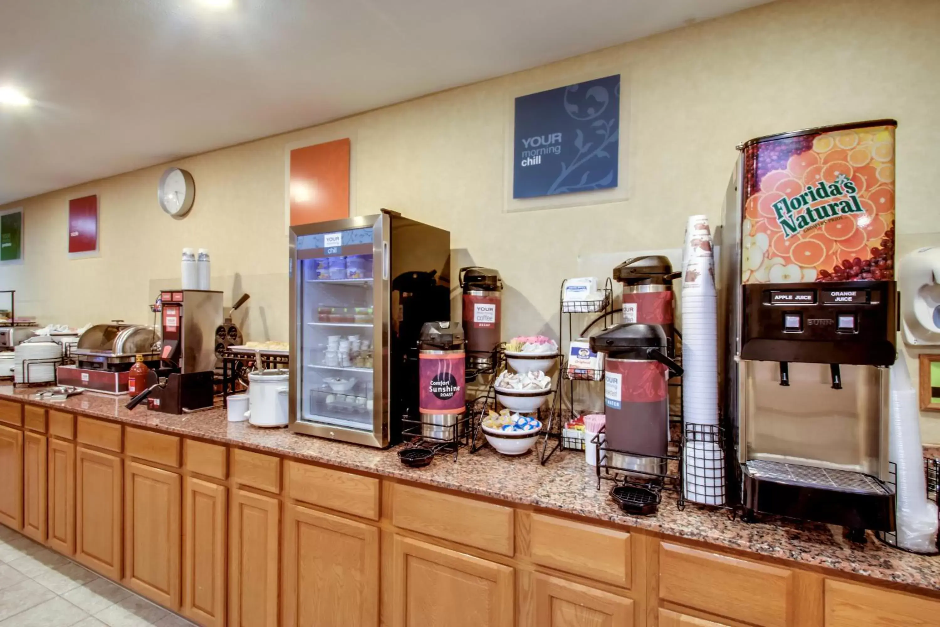Coffee/tea facilities in Baymont by Wyndham Fort Dodge