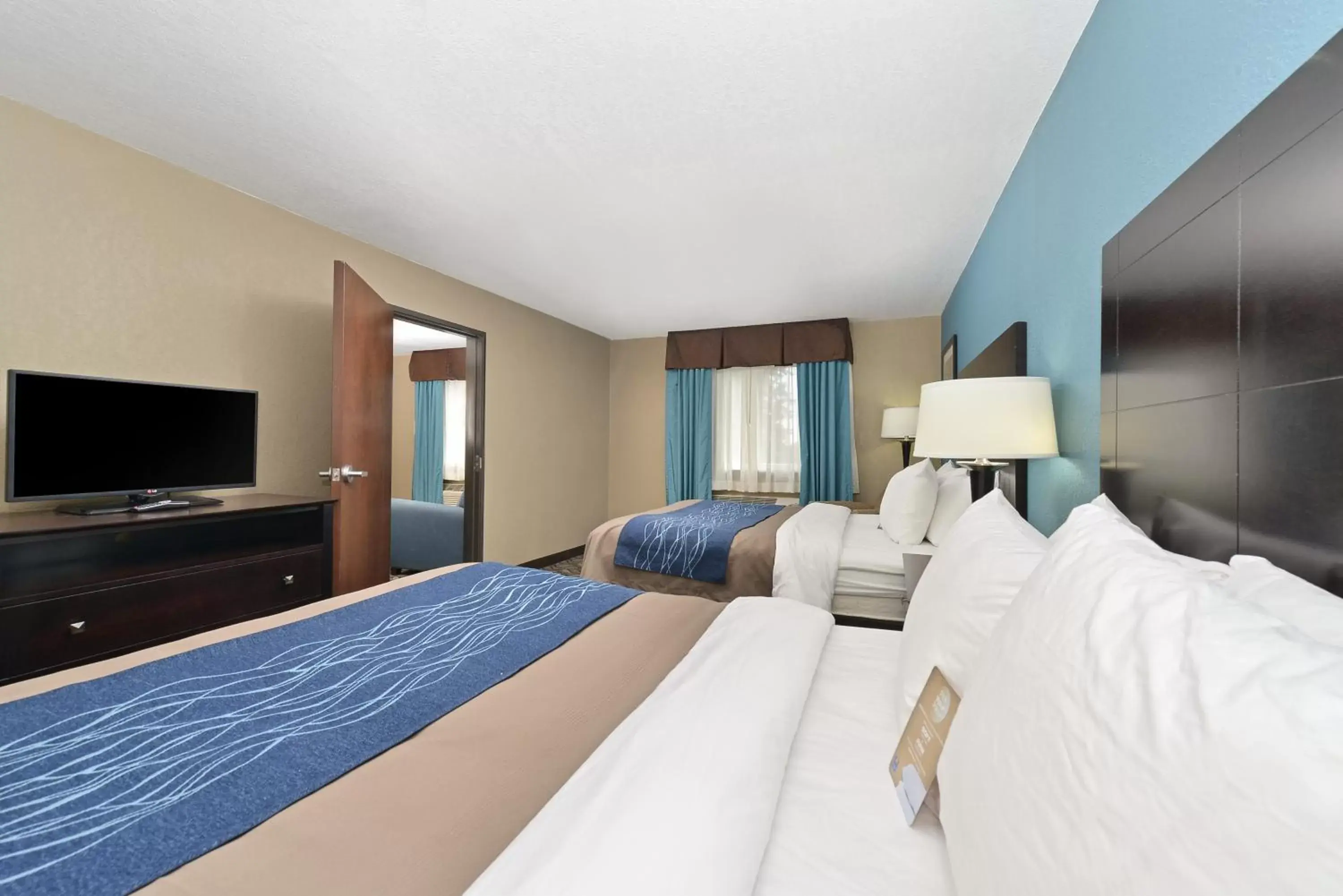 Bedroom, Bed in Comfort Inn & Suites Springfield I-55