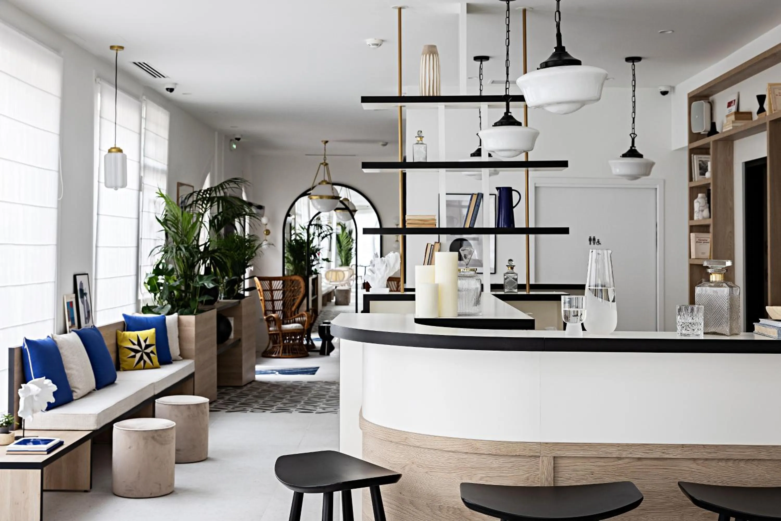 Lounge or bar in Le Riviera Collection, Signature Collection by Best Western