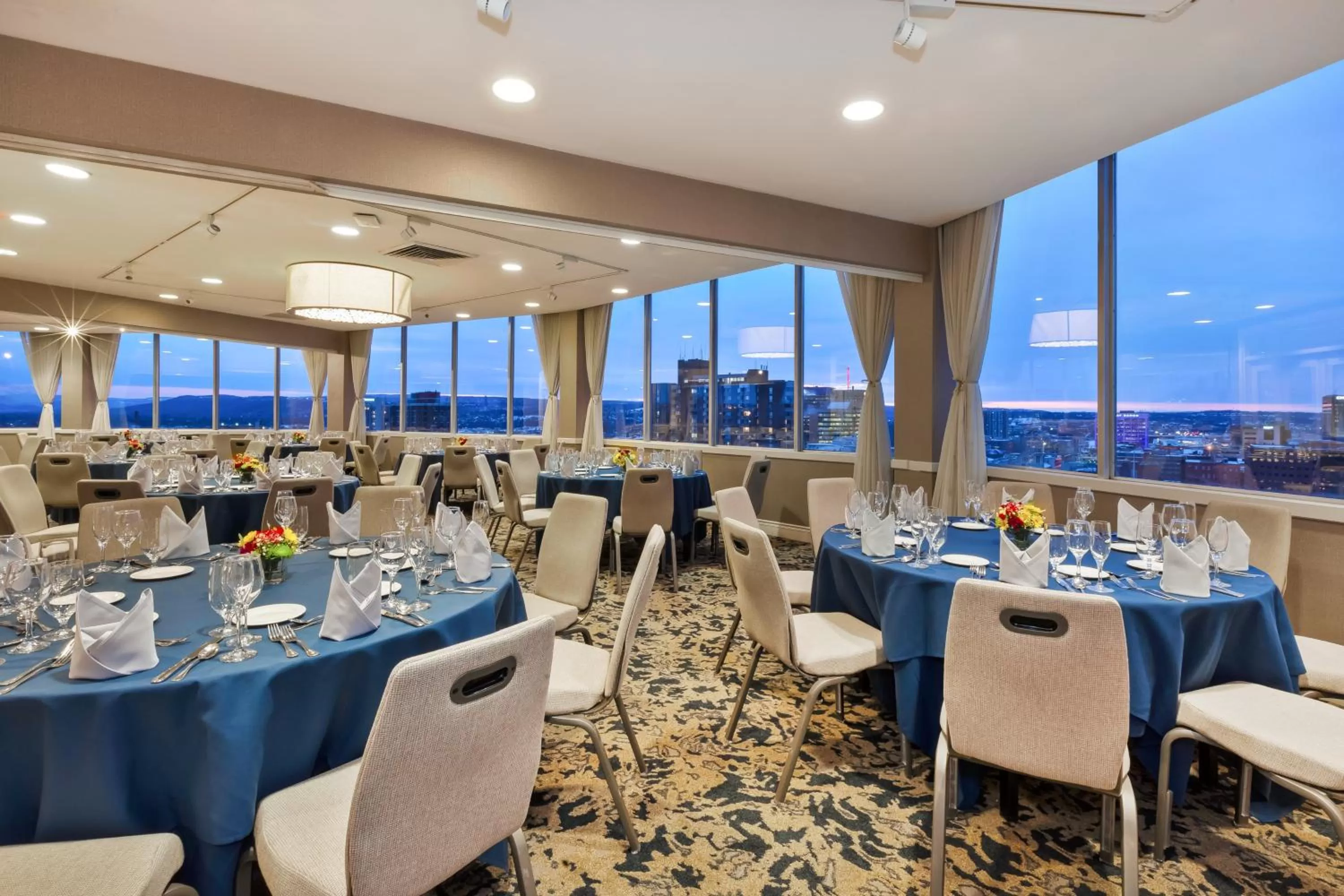 Restaurant/places to eat in Crowne Plaza Syracuse by IHG