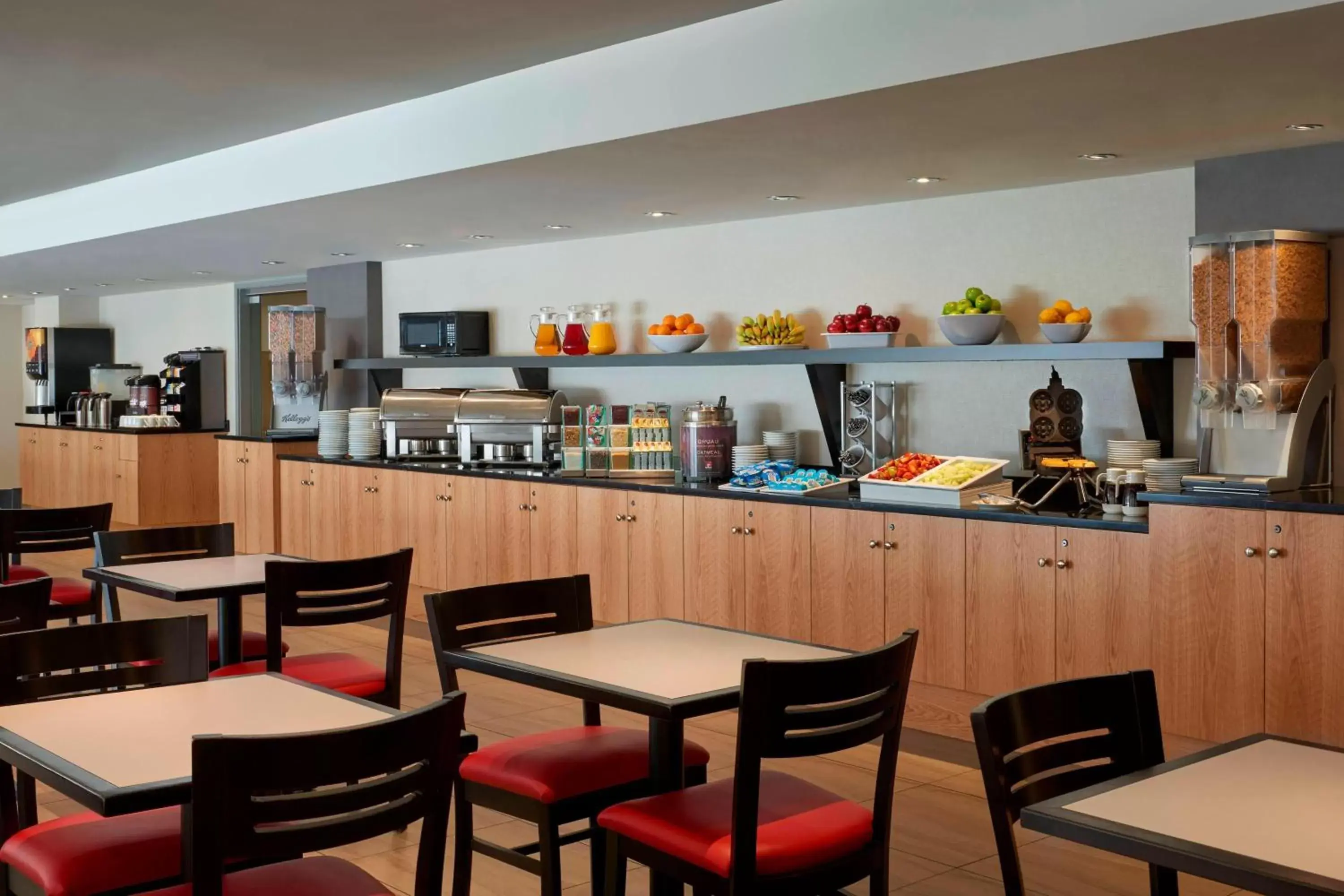 Breakfast, Restaurant/Places to Eat in Residence Inn by Marriott Montréal Downtown