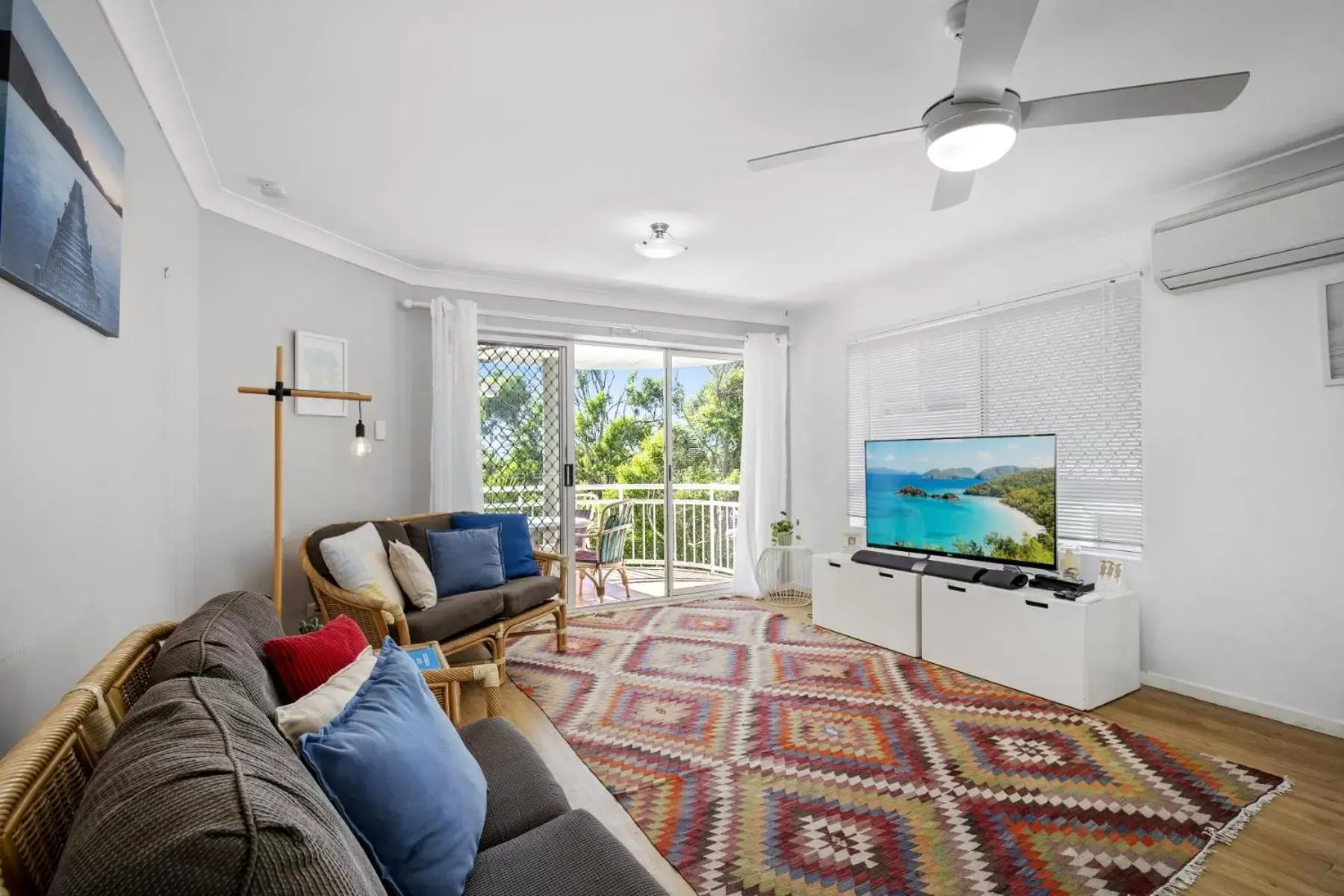 Living room, Seating Area in Kirra Palms Holiday Apartments