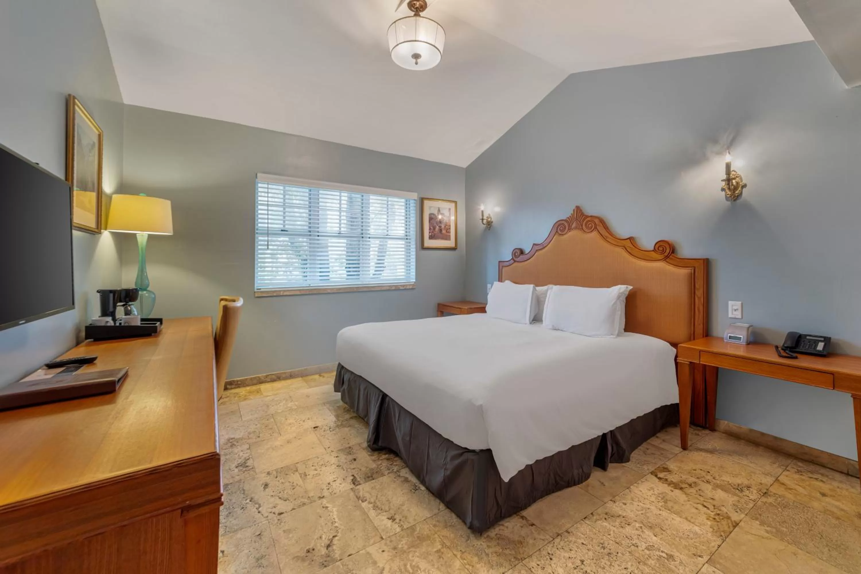 Bed in Hotel Impala by LuxUrban