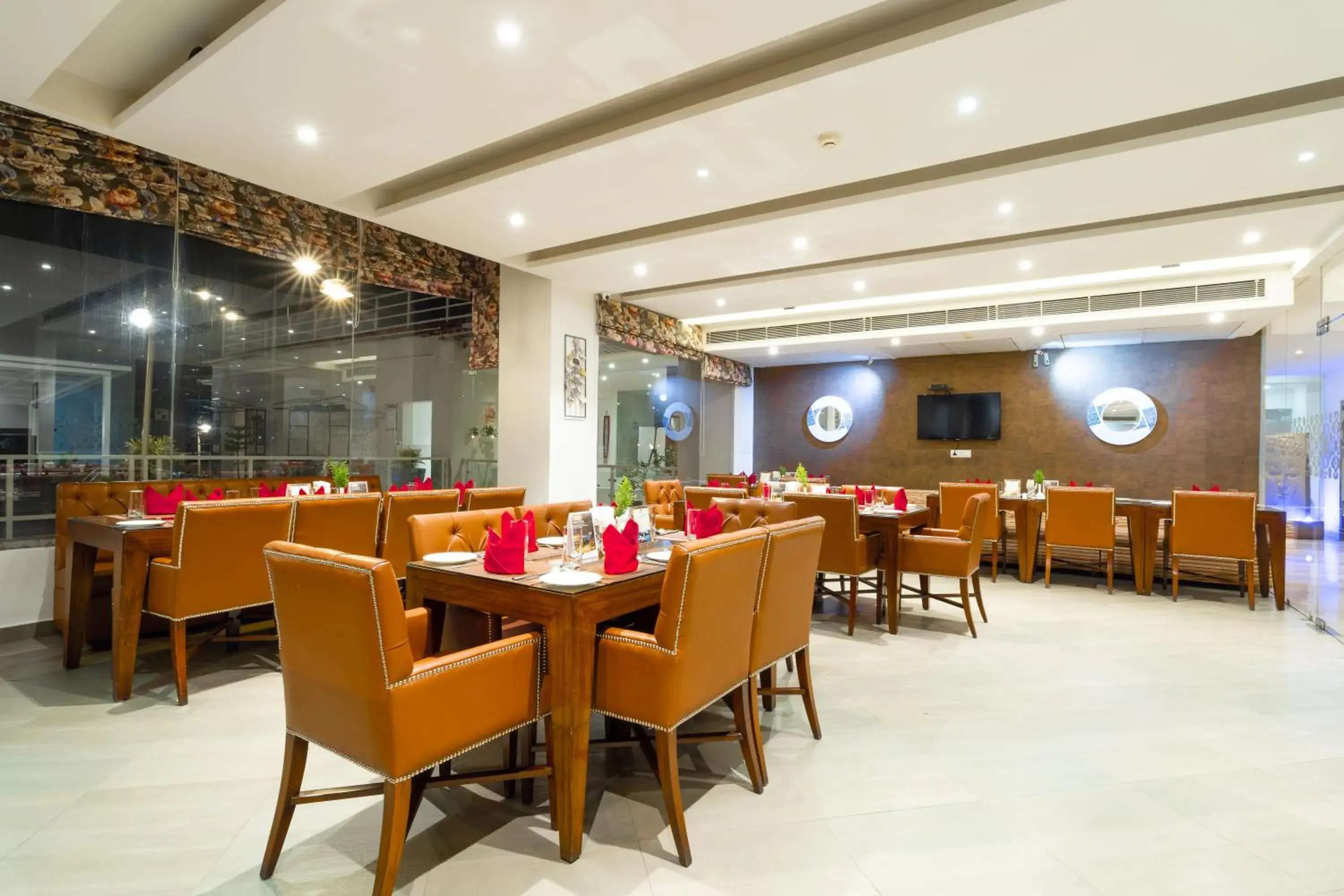 Restaurant/Places to Eat in Indraprastha Spa Resort