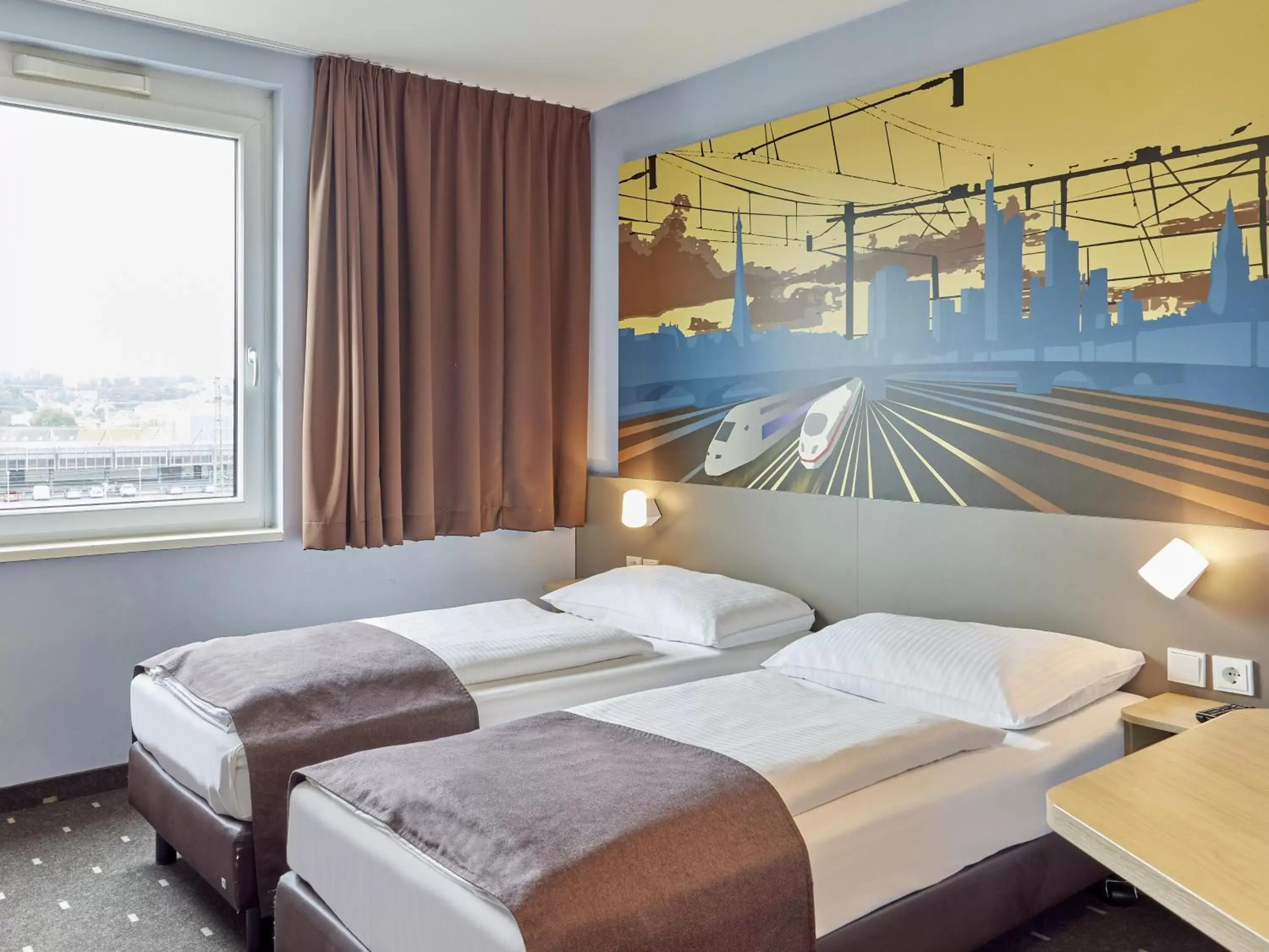 Photo of the whole room, Bed in B&B Hotel Saarbrücken-Hbf