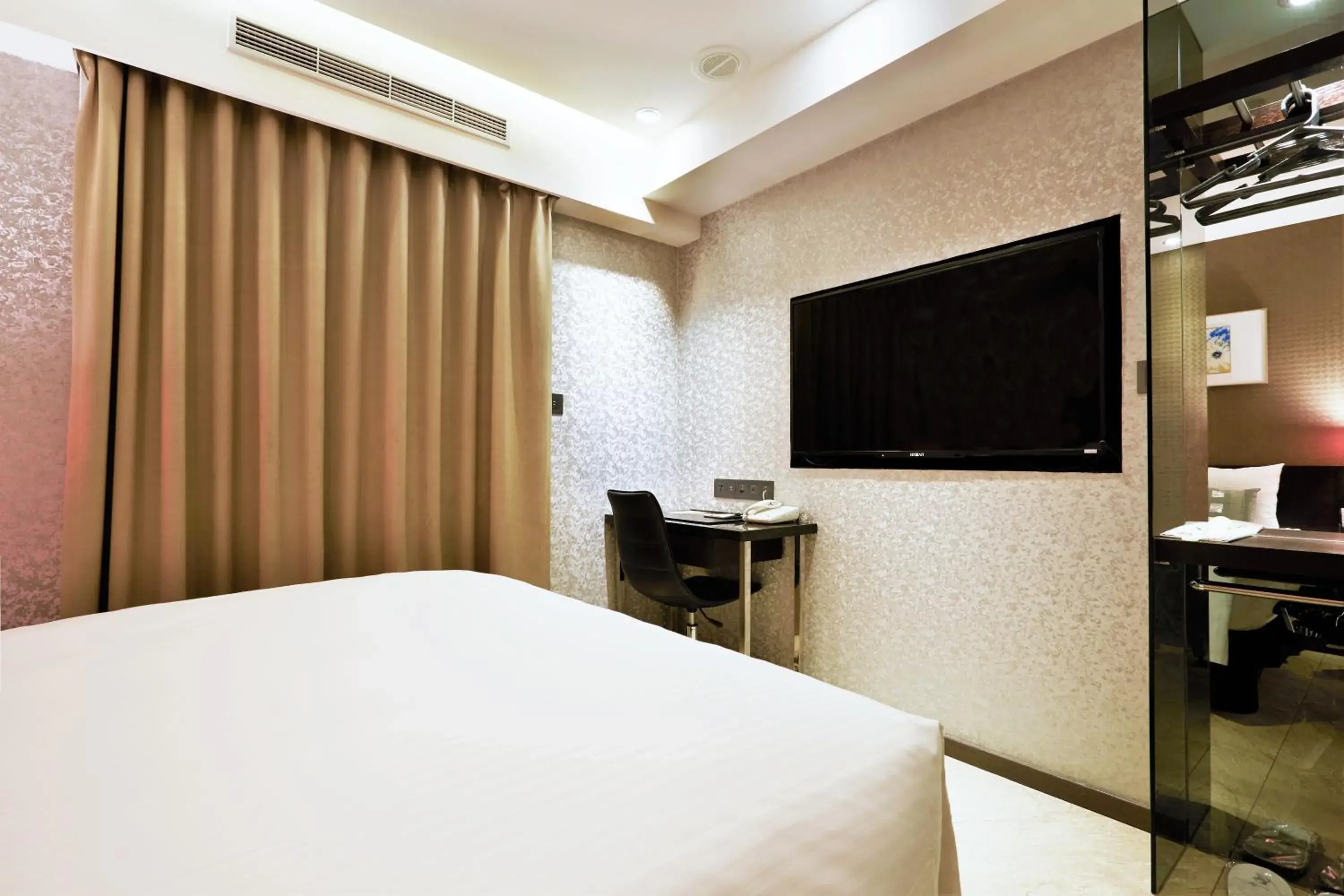 Bedroom, Room Photo in Beauty Hotels Taipei - Hotel Bfun