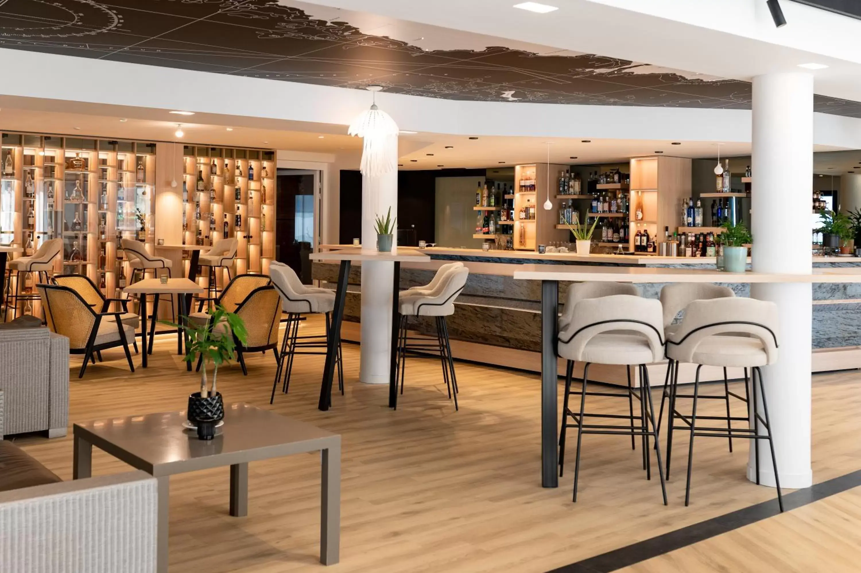 Lounge or bar, Lounge/Bar in Hostellerie de la Pointe Saint-Mathieu - SPA & Restaurant
