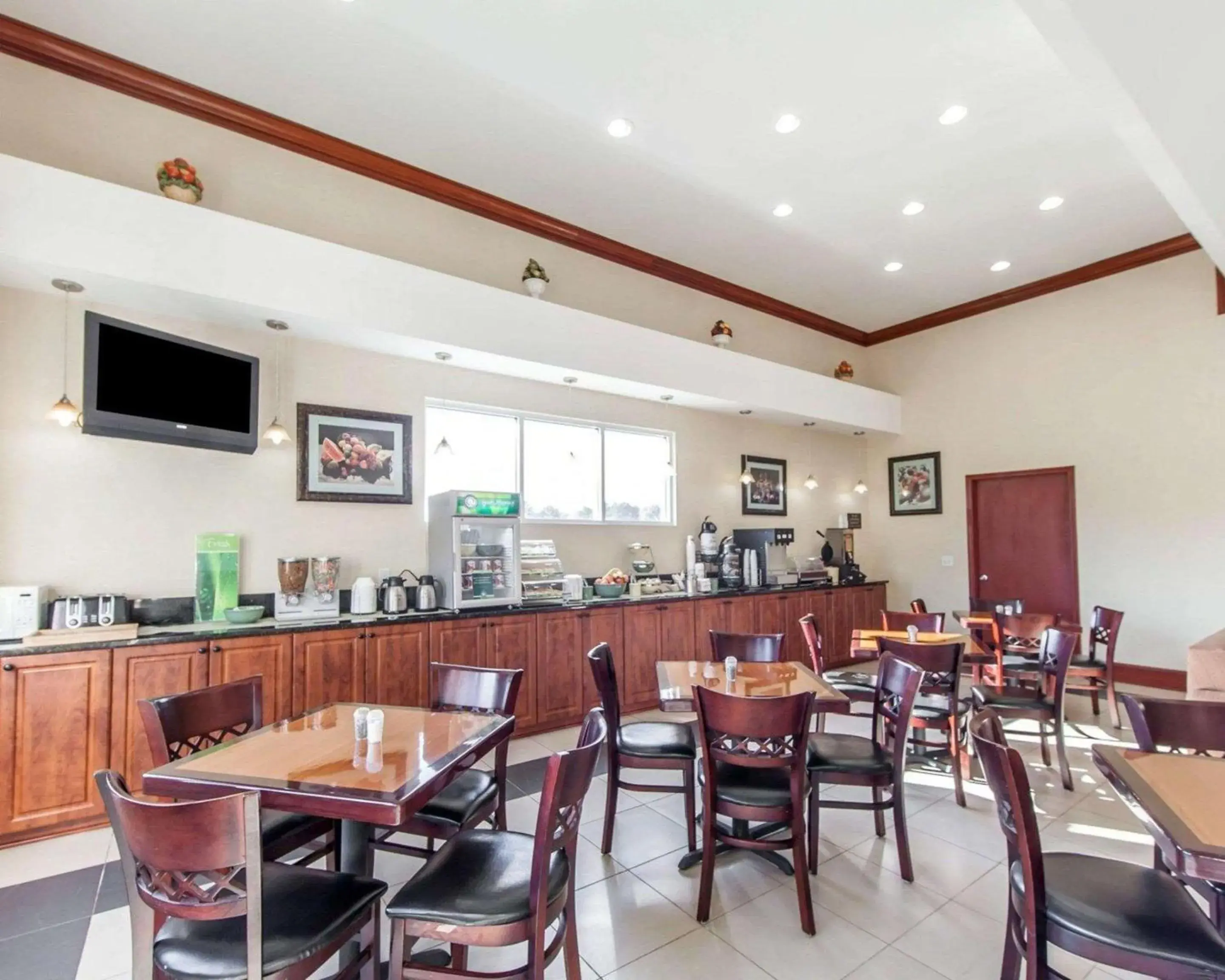 Restaurant/places to eat in Quality Inn & Suites Cartersville North Restaurant/places to eat in Quality Inn & Suites Cartersville North