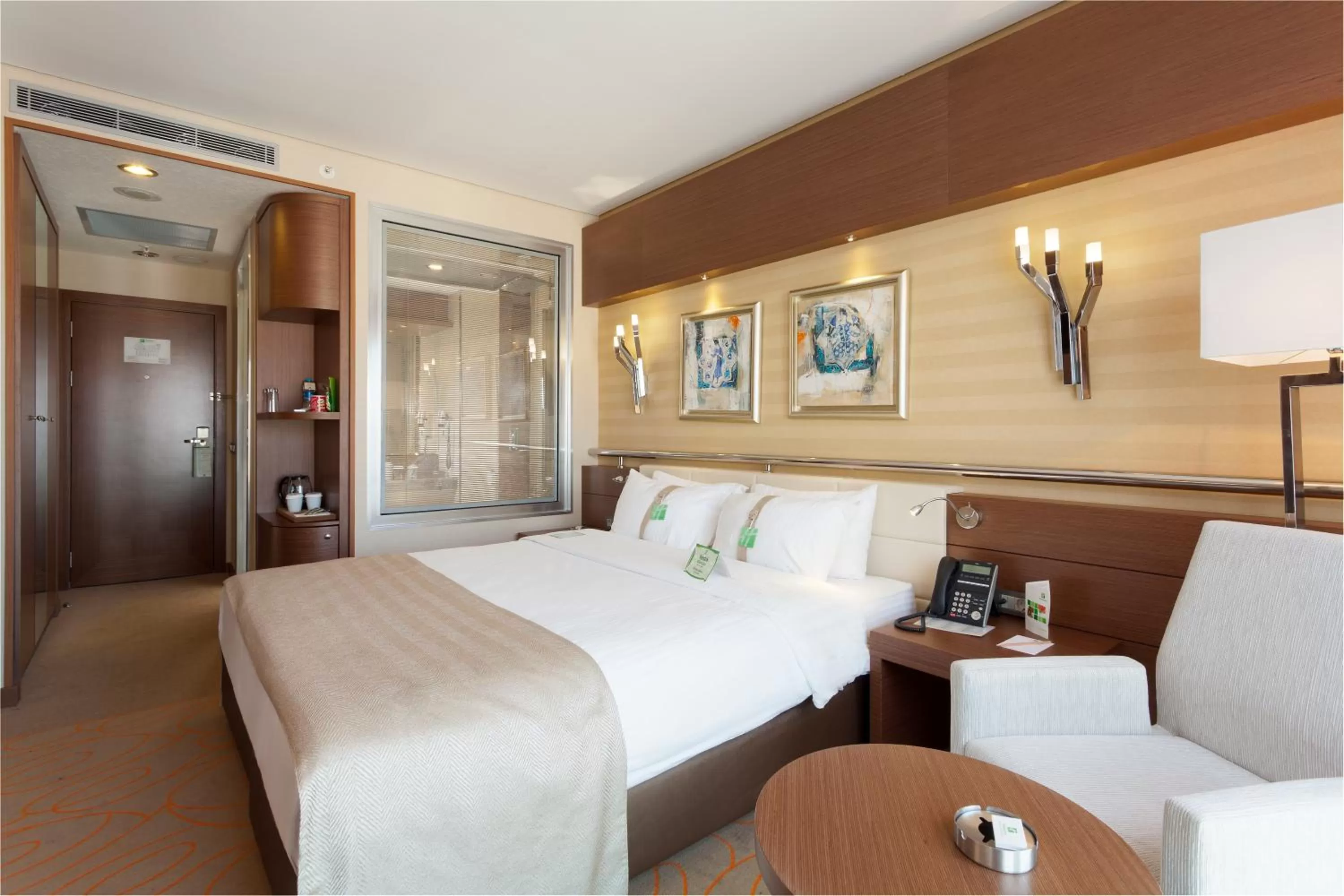 Photo of the whole room, Bed in Holiday Inn Ankara-Kavaklidere by IHG