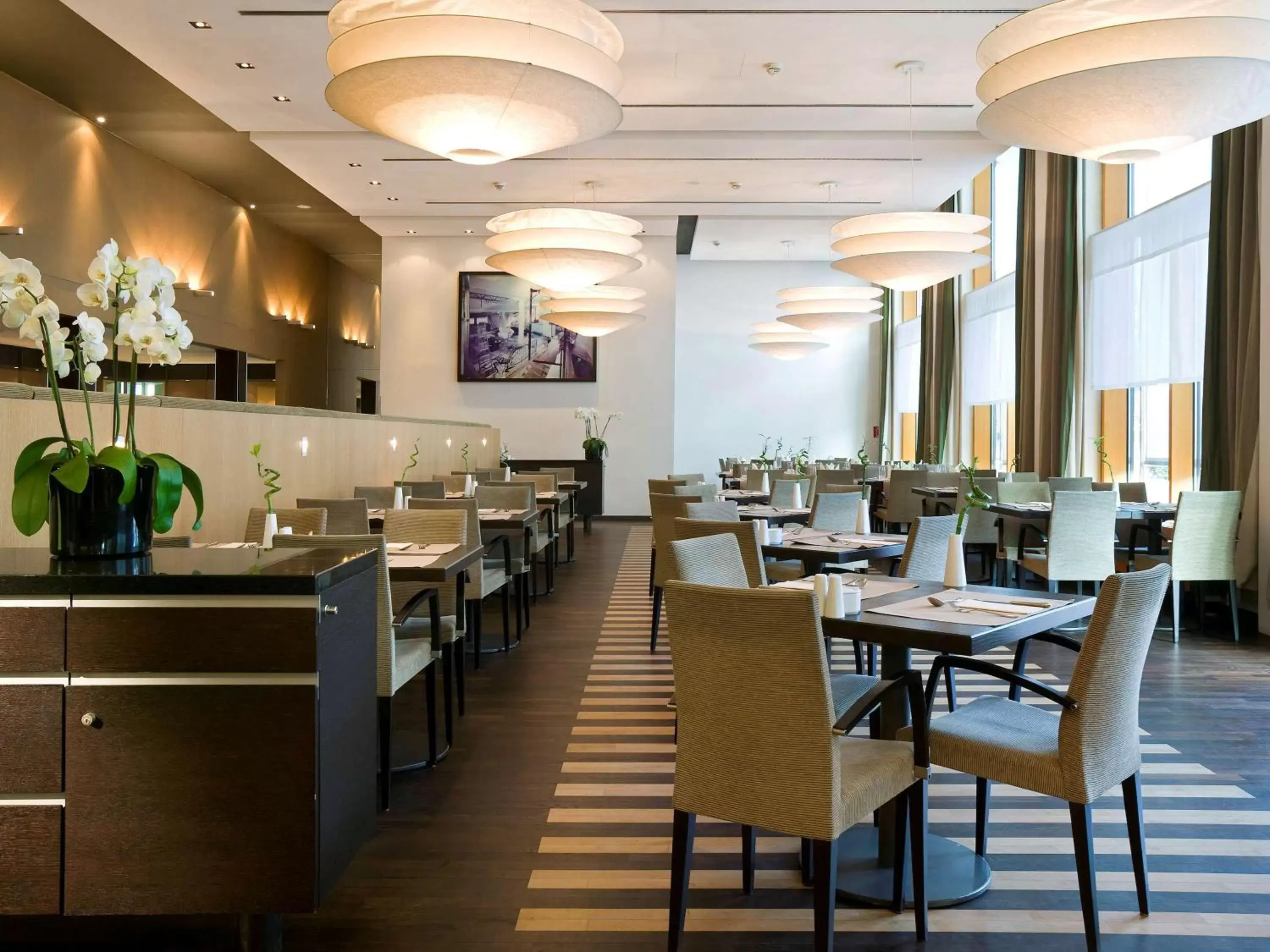 Restaurant/Places to Eat in Novotel Karlsruhe City