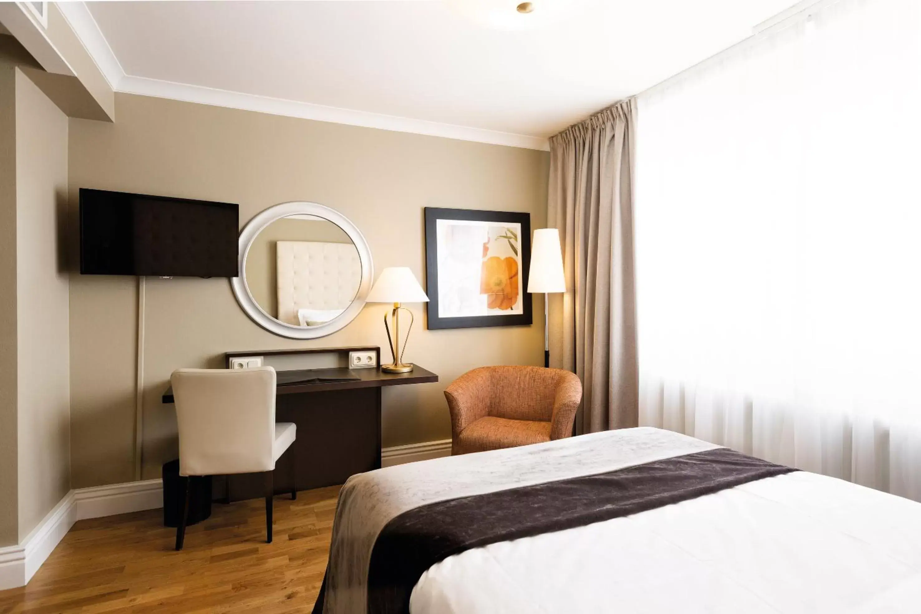 Bedroom, Bed in Elite Hotel Knaust