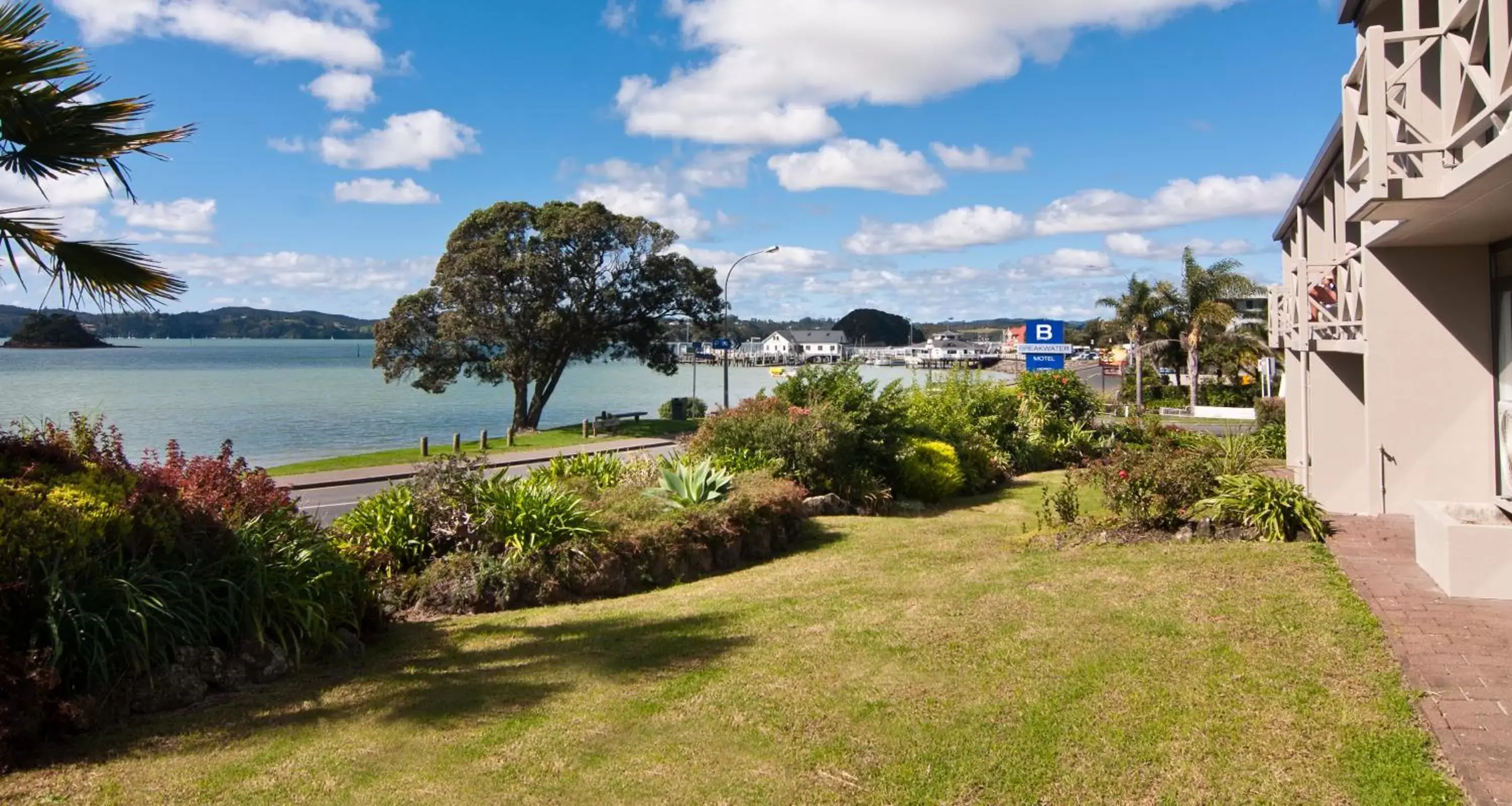 Garden view in Breakwater Motel