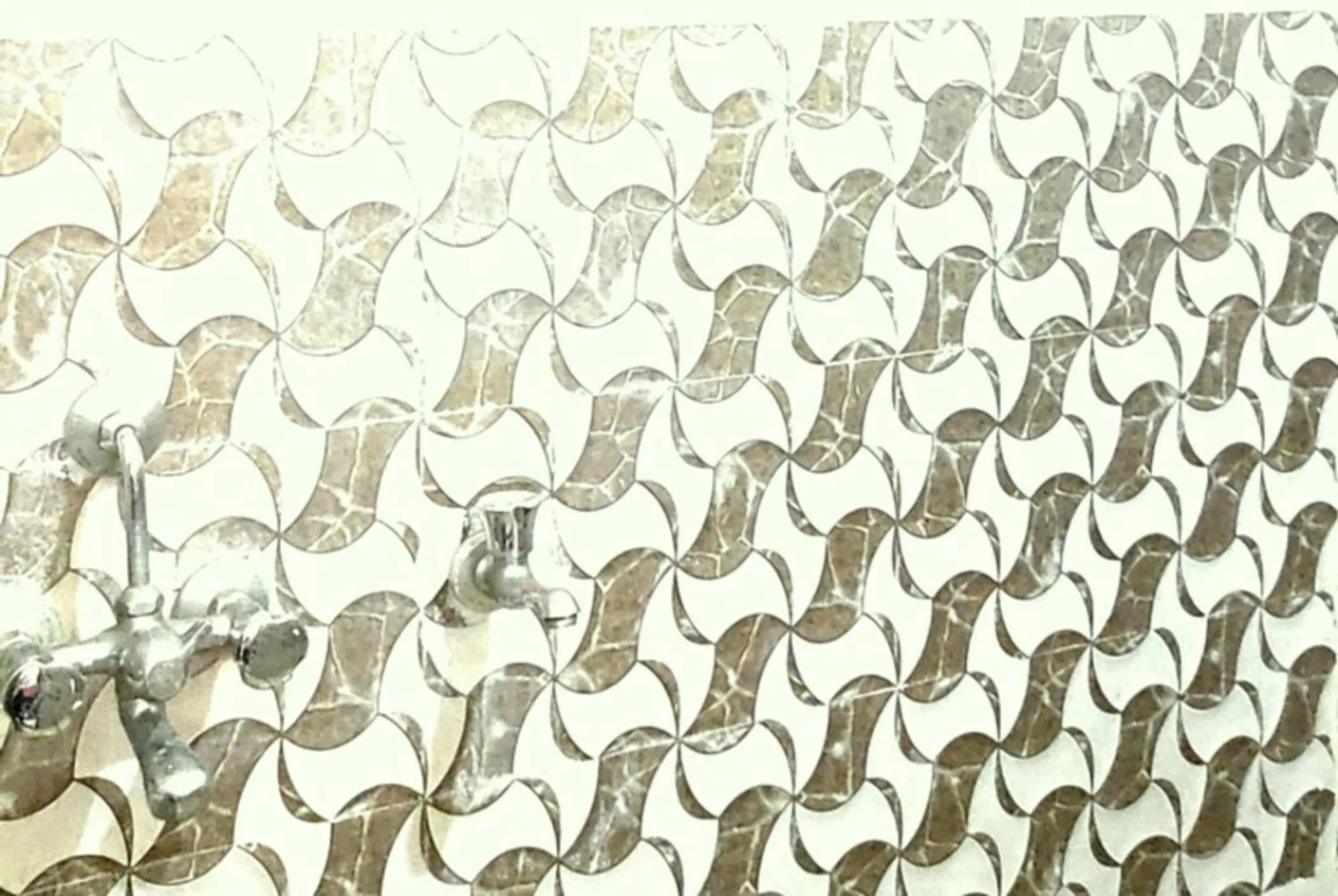 Bathroom in Goroomgo New Ashiyana Palace Varanasi