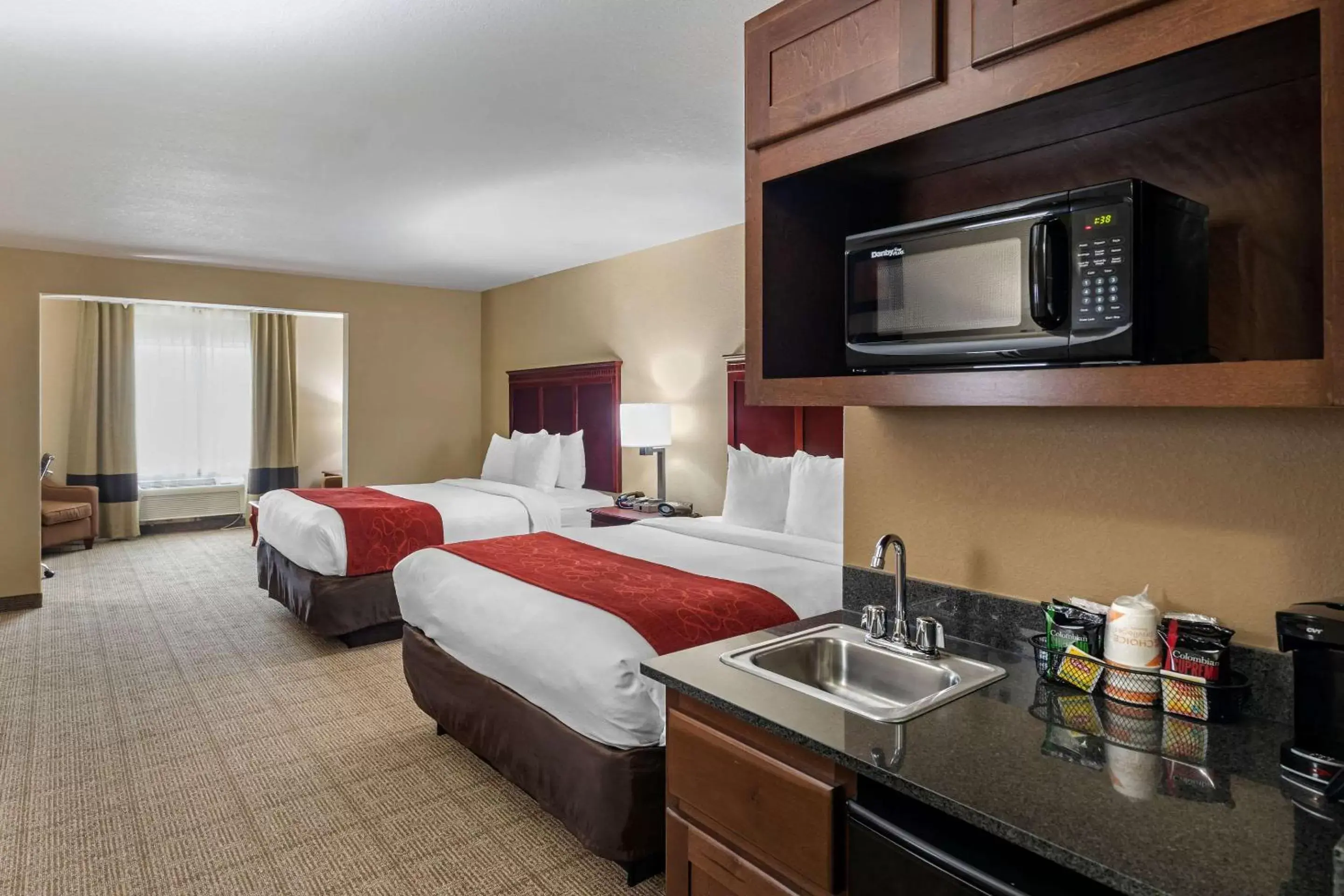 Photo of the whole room, Bed in Comfort Suites Ennis Photo of the whole room, Bed in Comfort Suites Ennis