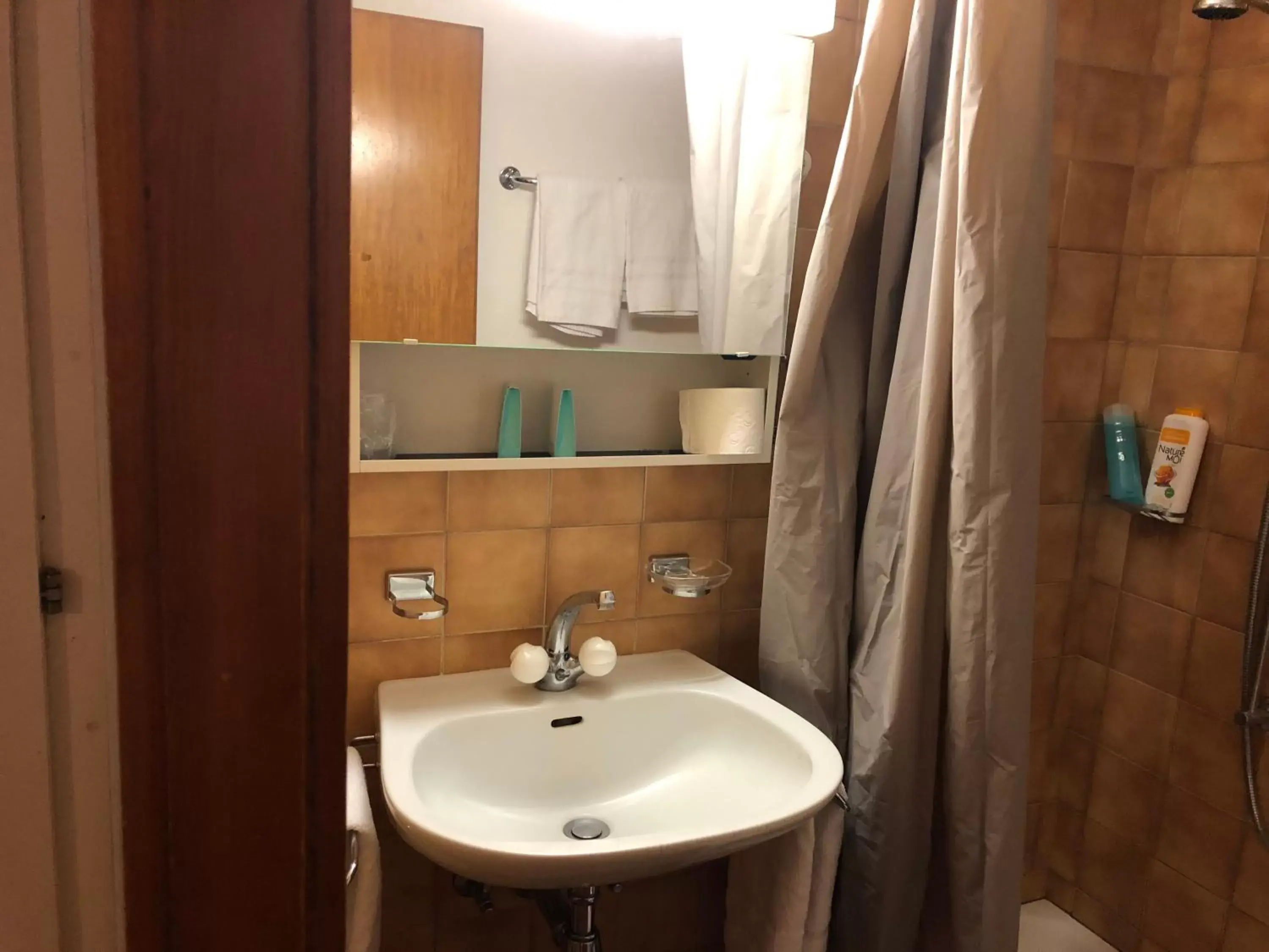 Bathroom in Hostellerie de L'Hôtel de Ville