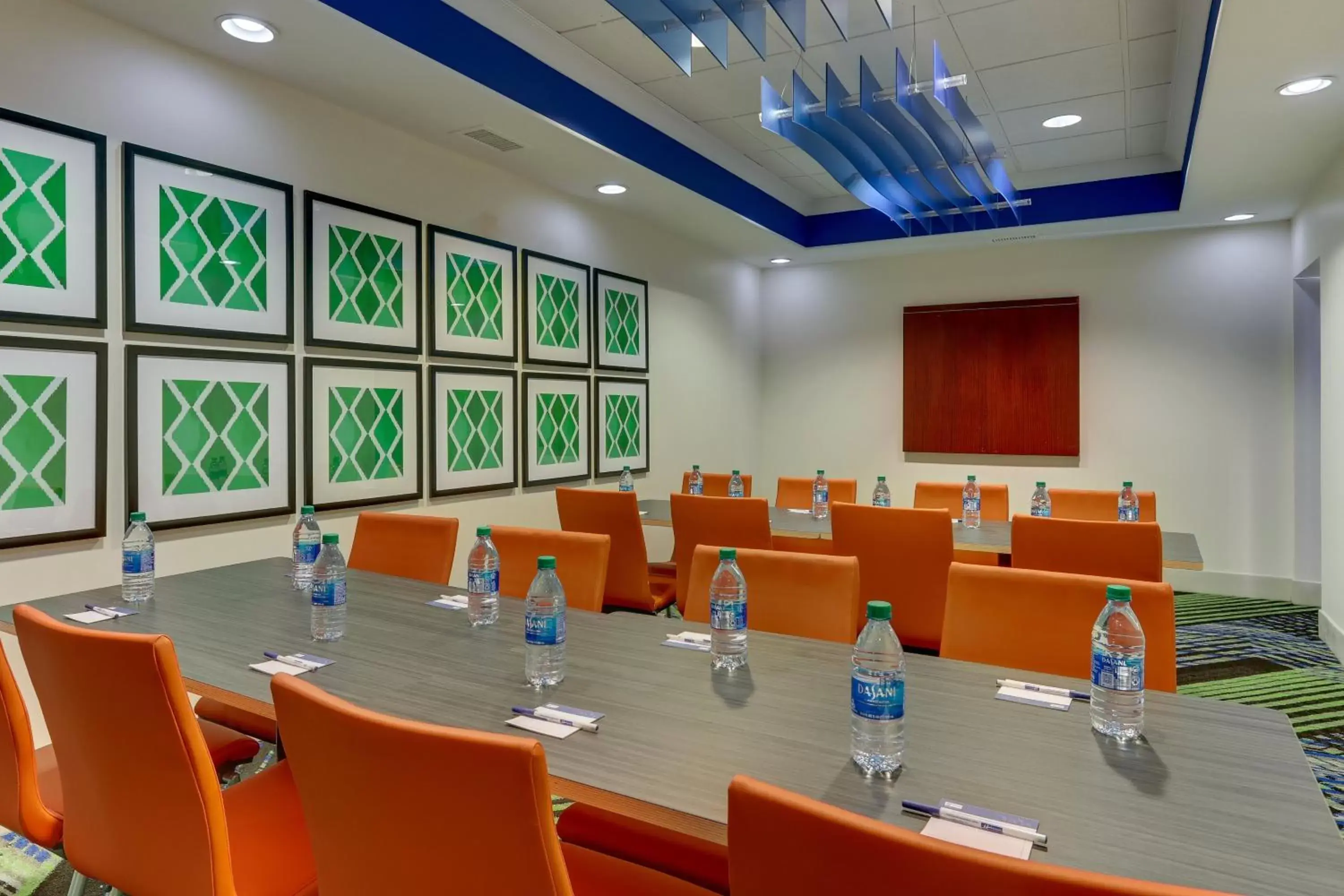 Meeting/conference room in Holiday Inn Express Hotel & Suites Dayton-Centerville, an IHG Hotel