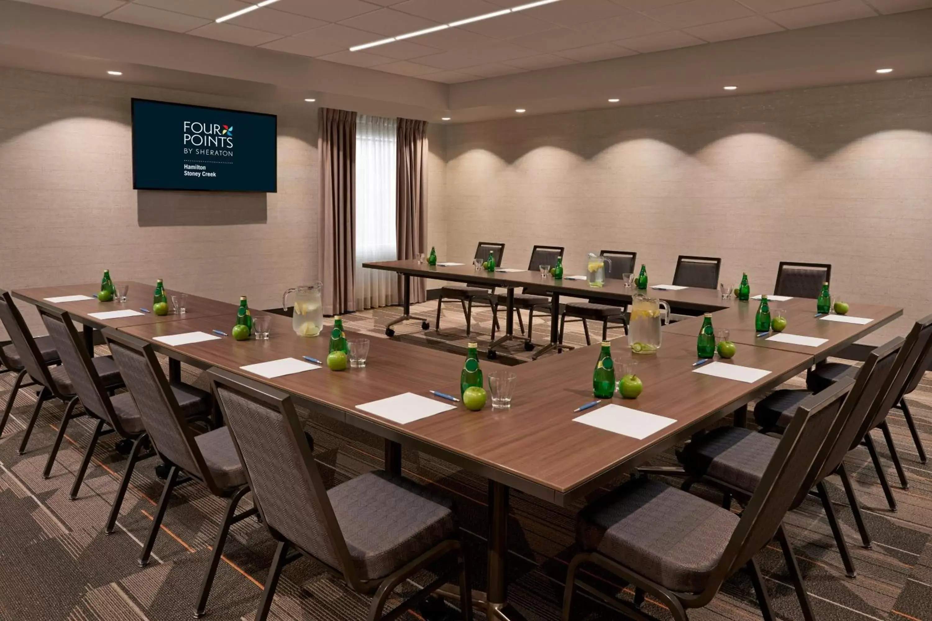 Meeting/conference room in Four Points by Sheraton Hamilton - Stoney Creek