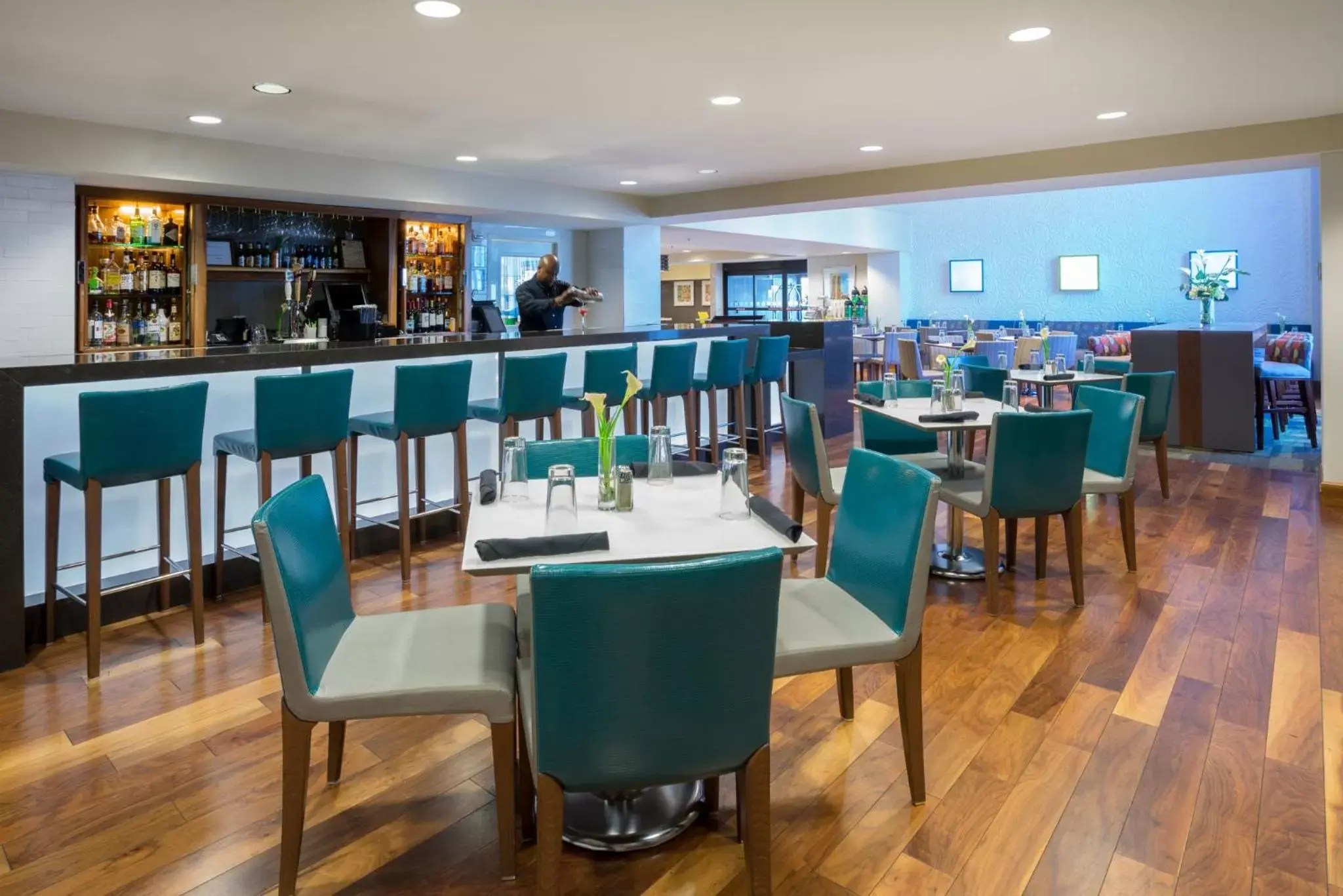 Lounge or bar, Restaurant/Places to Eat in Holiday Inn Baltimore BWI Airport, an IHG Hotel
