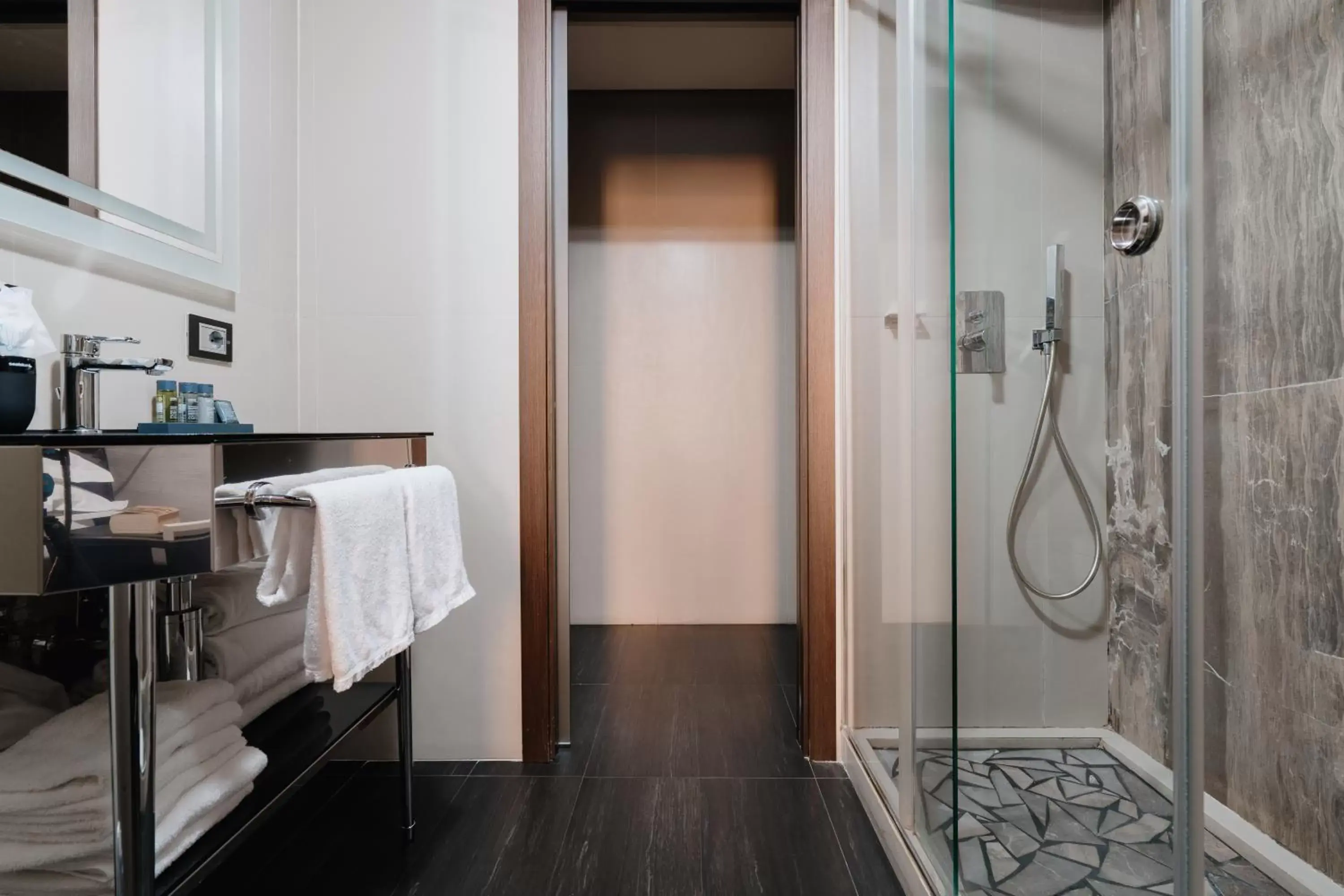 Shower, Bathroom in Mood Suites Tritone