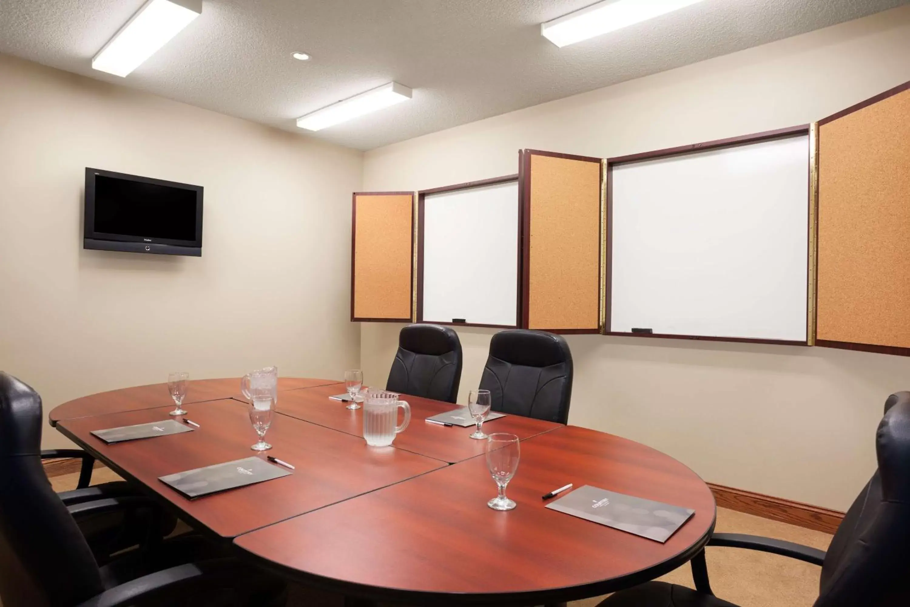 On site, Business Area/Conference Room in Country Inn & Suites by Radisson, Ithaca, NY