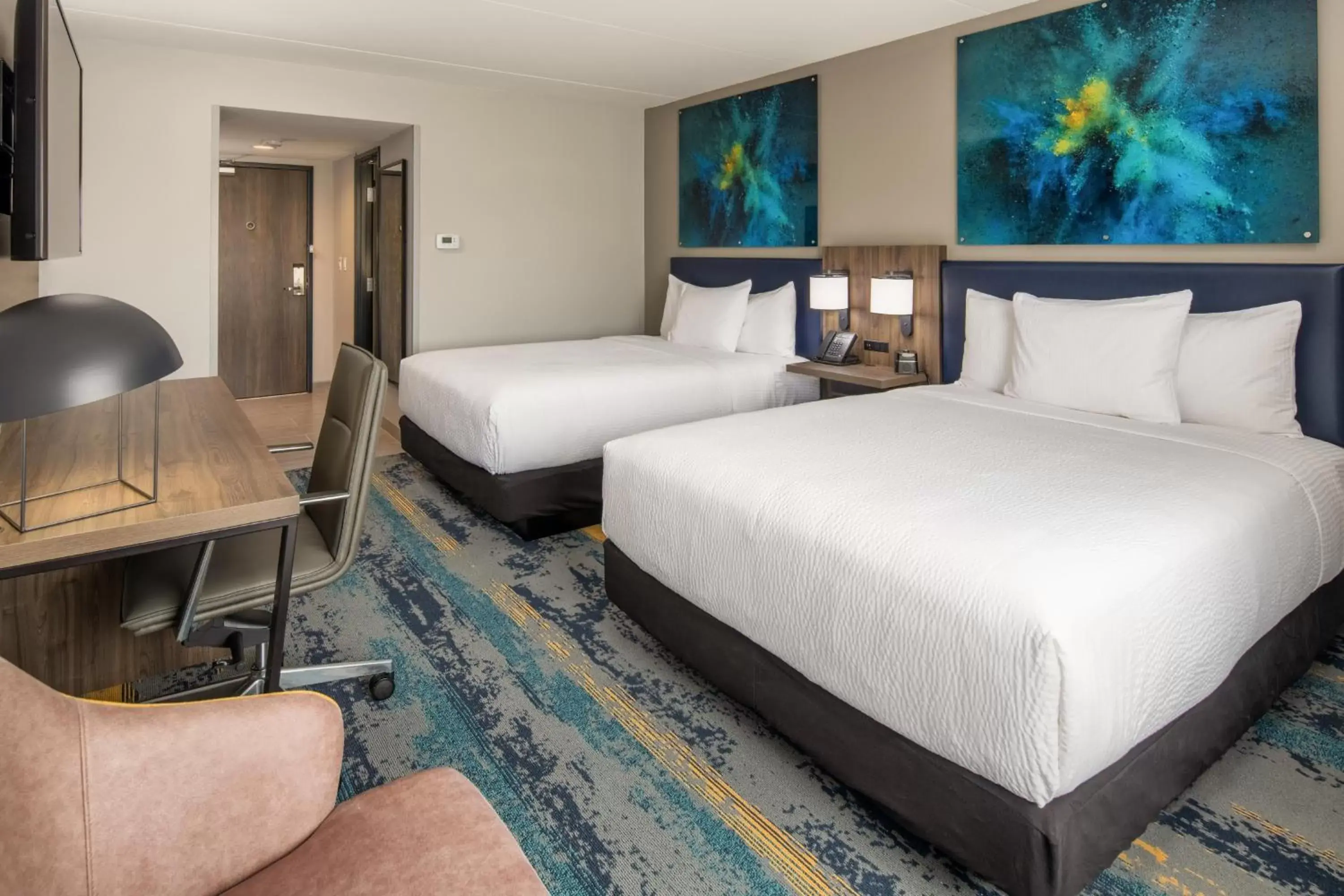 Bed in La Quinta Inn & Suites by Wyndham Spokane Downtown